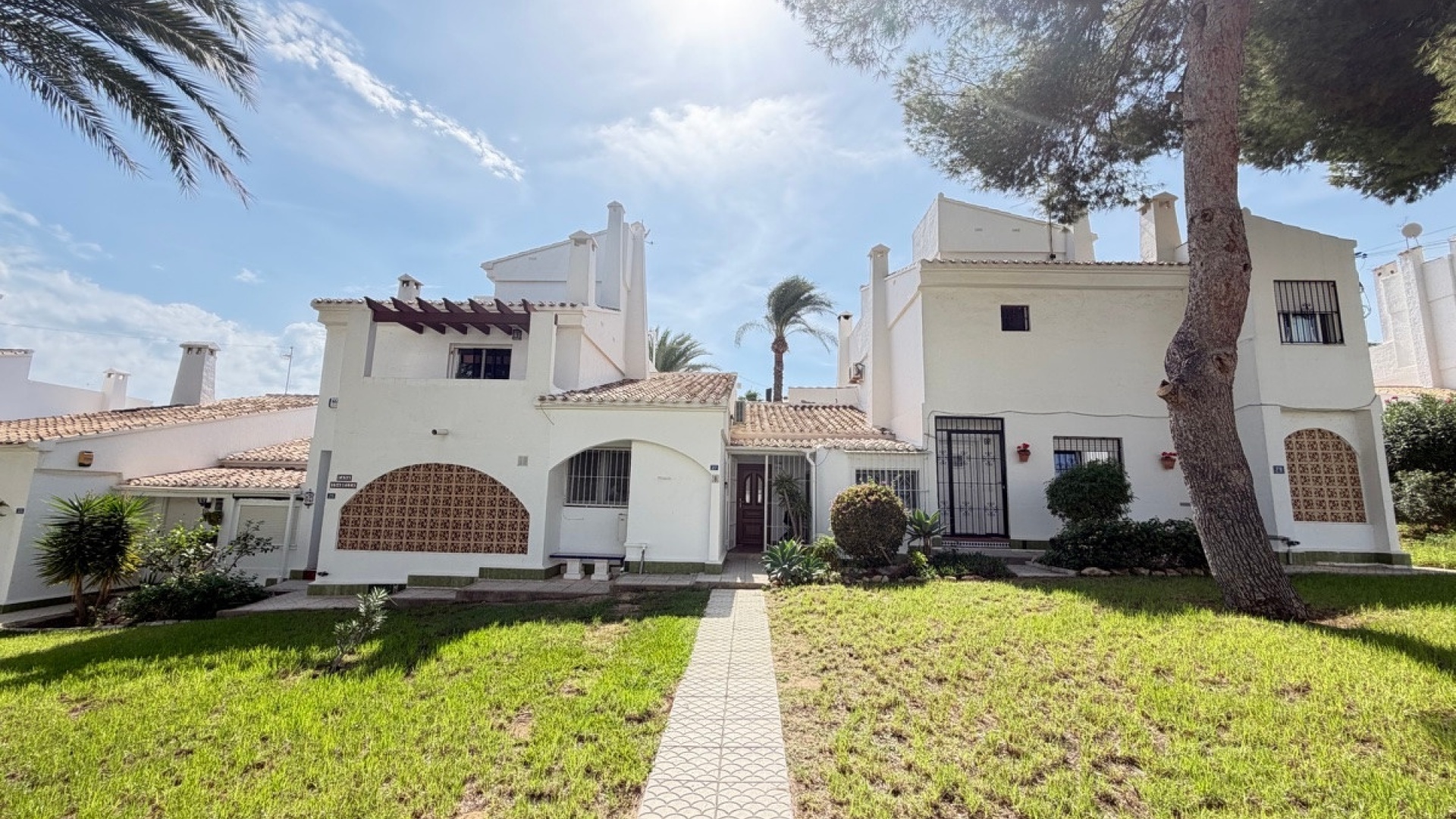 Resale - Villa - Orihuela - Villamartin