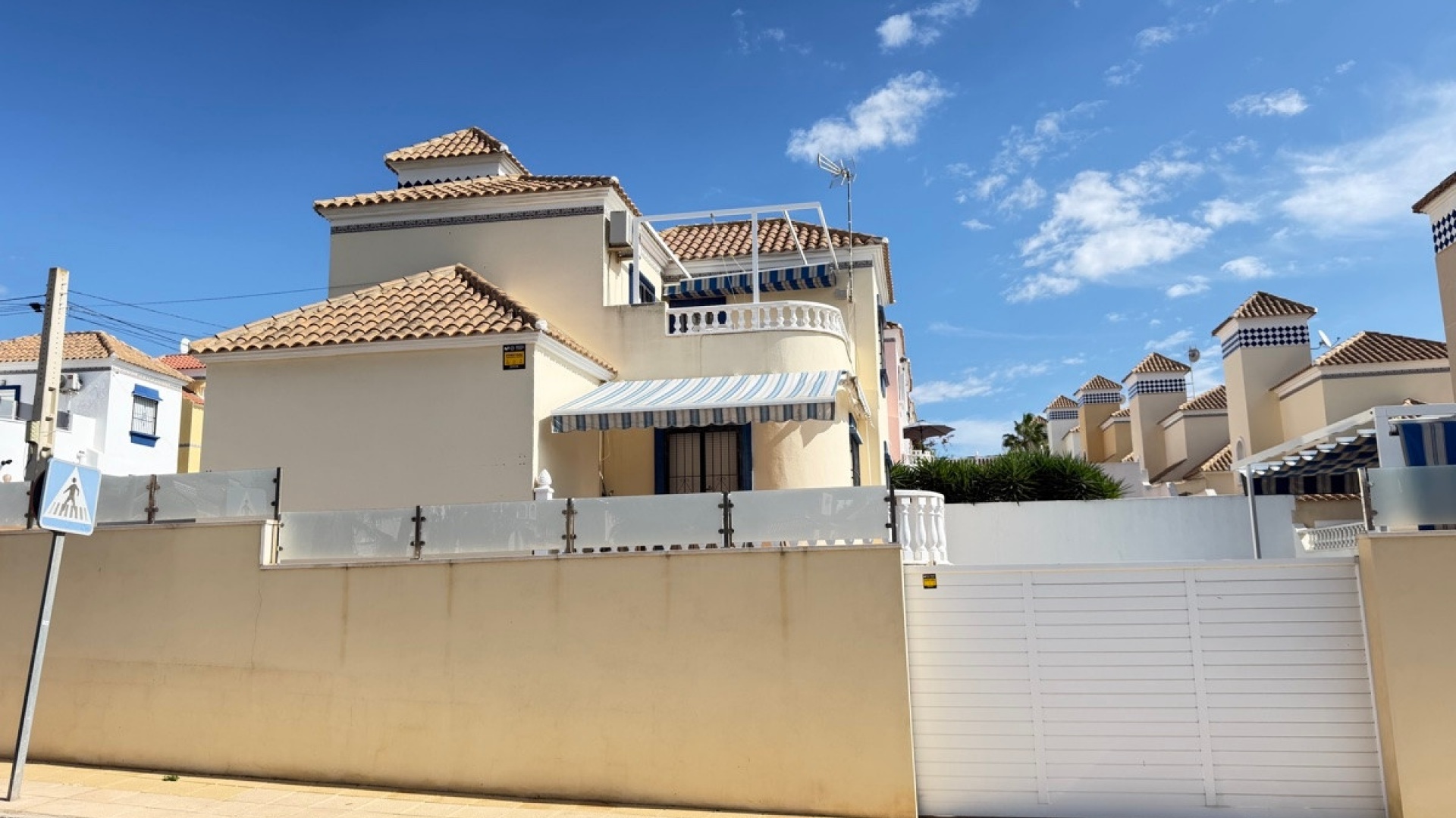 Resale - Villa - Orihuela - Villamartin