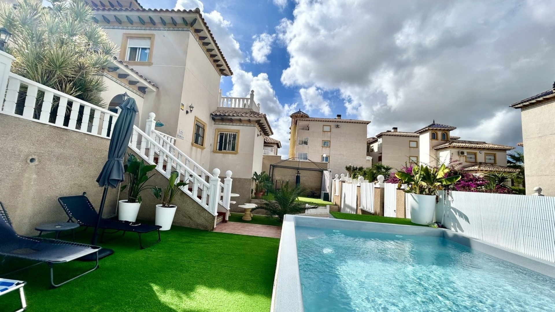 Resale - Villa - Orihuela - Villamartin