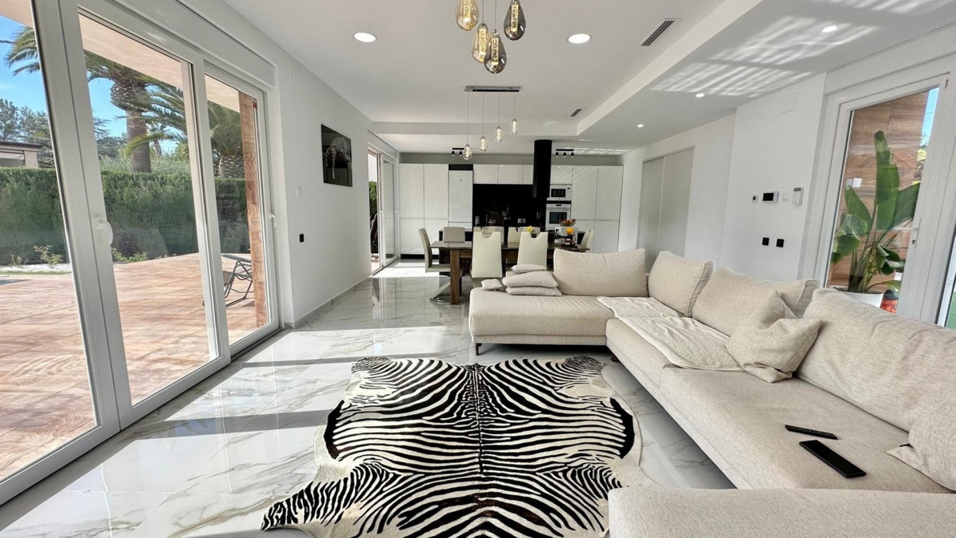 Resale - Villa - Petrel - Petrer