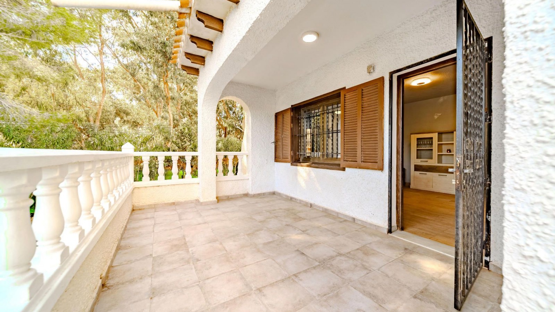 Resale - Villa - Playa Flamenca - beachside playa flamenca