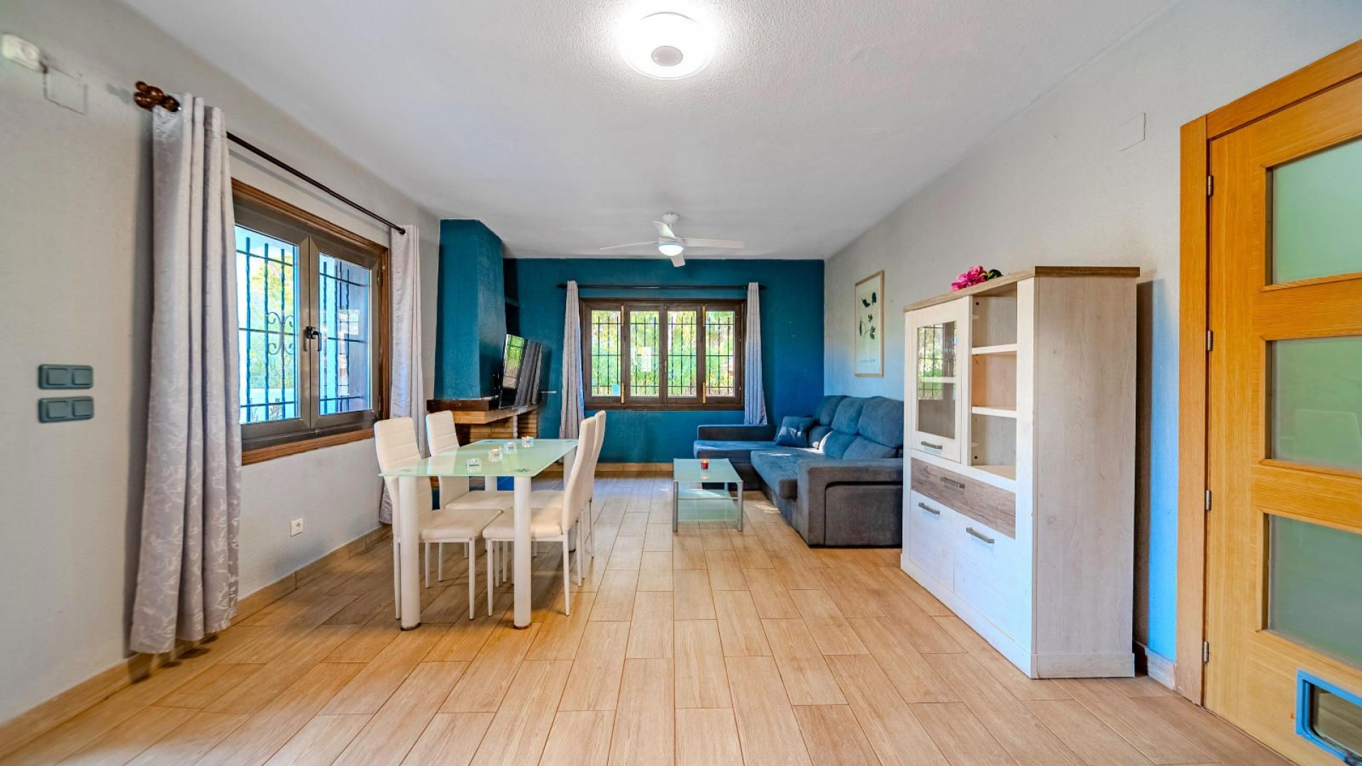 Resale - Villa - Playa Flamenca - beachside playa flamenca