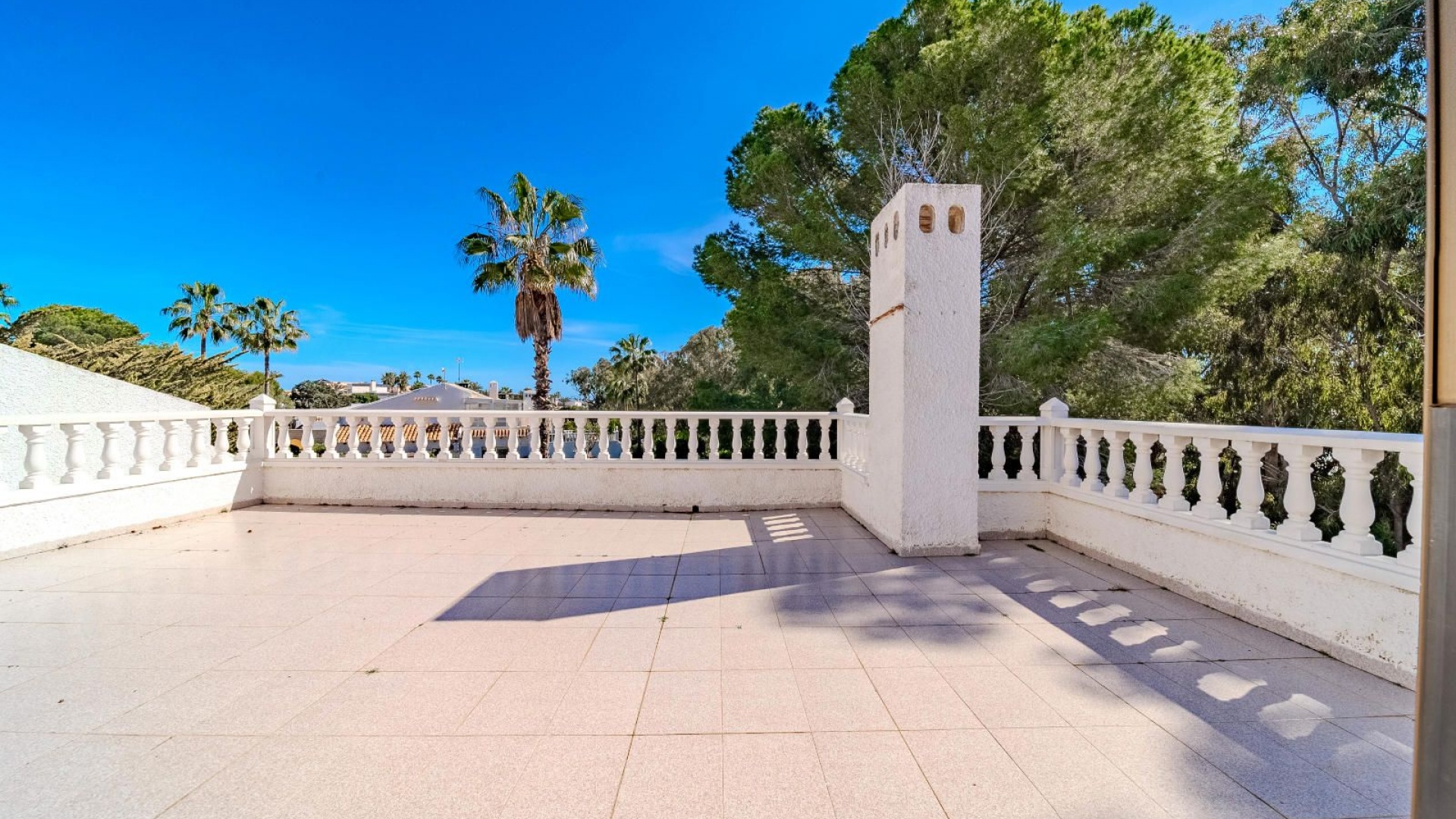 Resale - Villa - Playa Flamenca - beachside playa flamenca