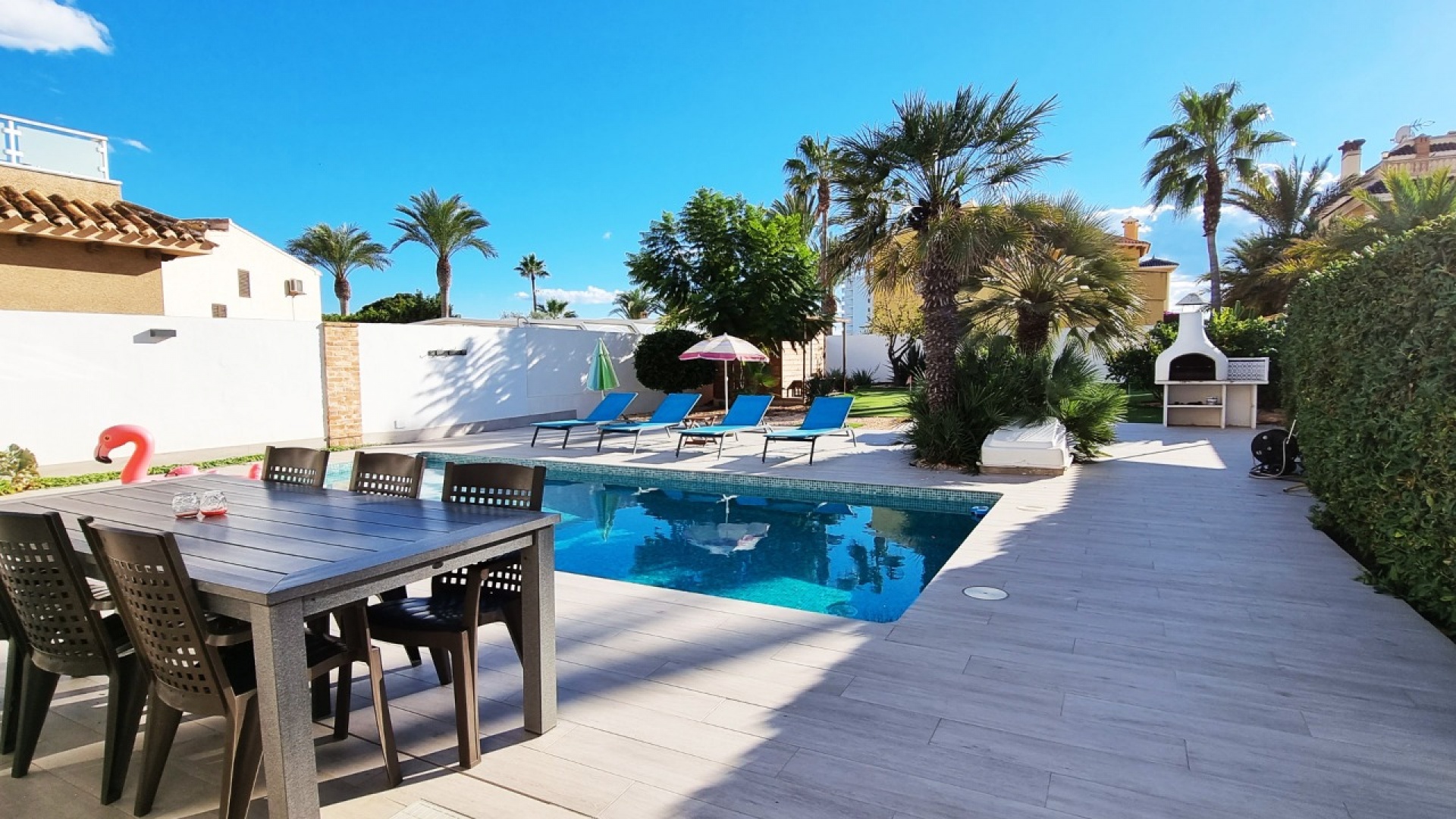 Resale - Villa - Playa Flamenca - beachside playa flamenca