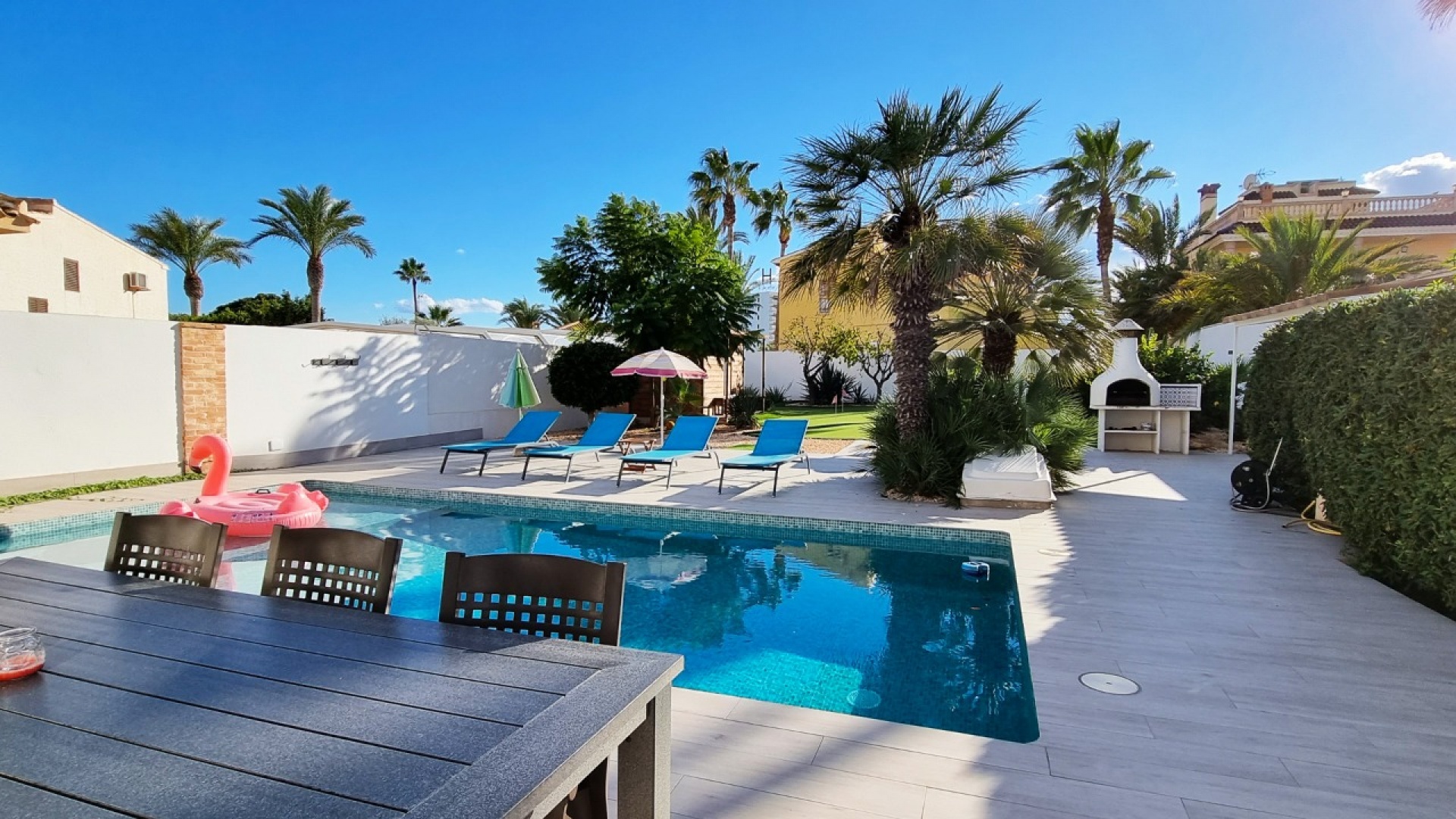 Resale - Villa - Playa Flamenca - beachside playa flamenca