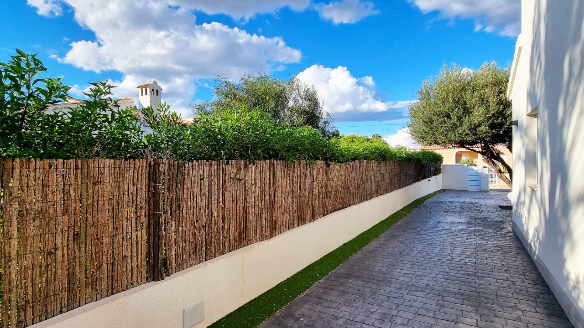 Resale - Villa - Playa Flamenca - beachside playa flamenca