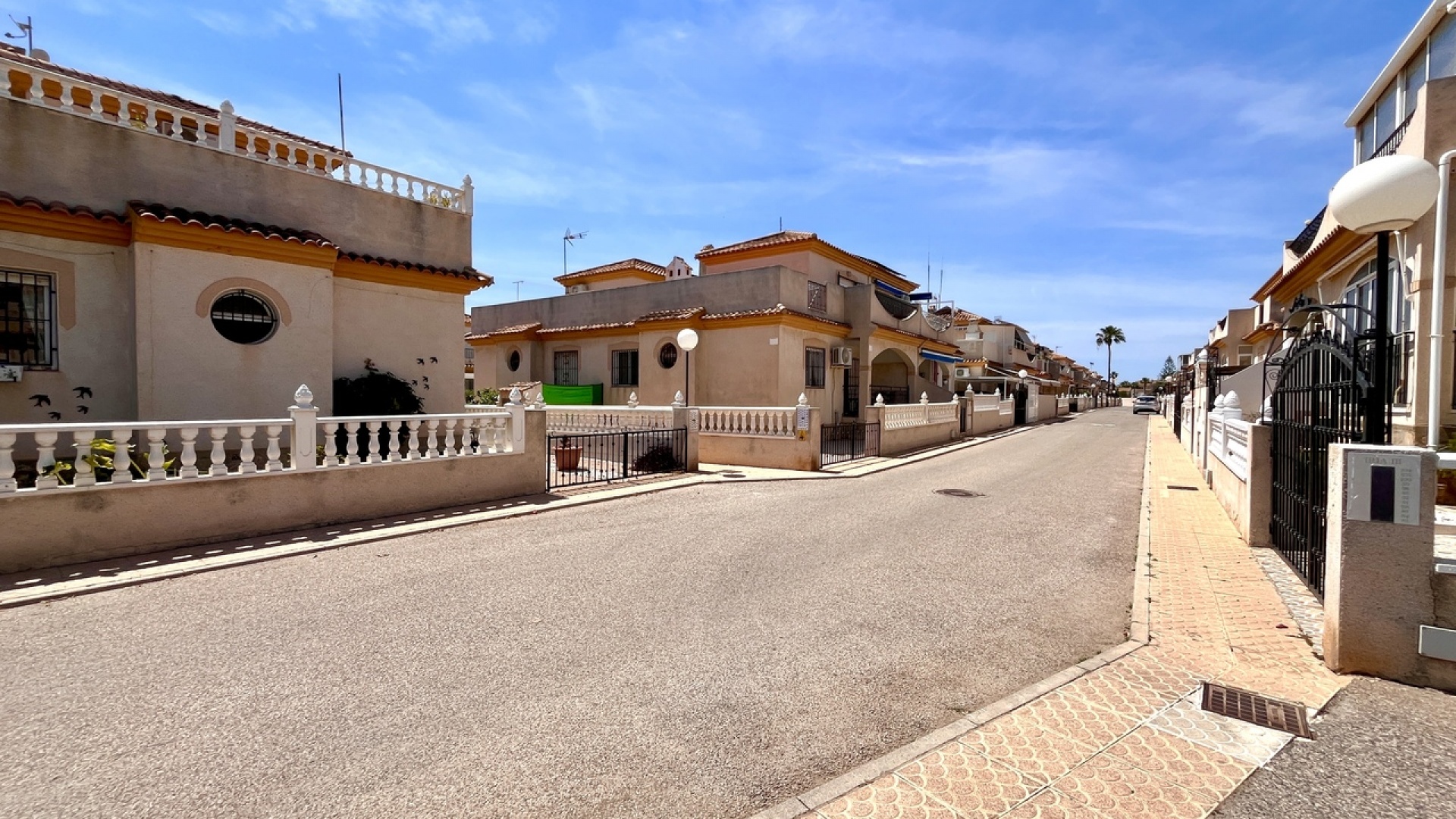 Resale - Villa - Playa Flamenca - iria