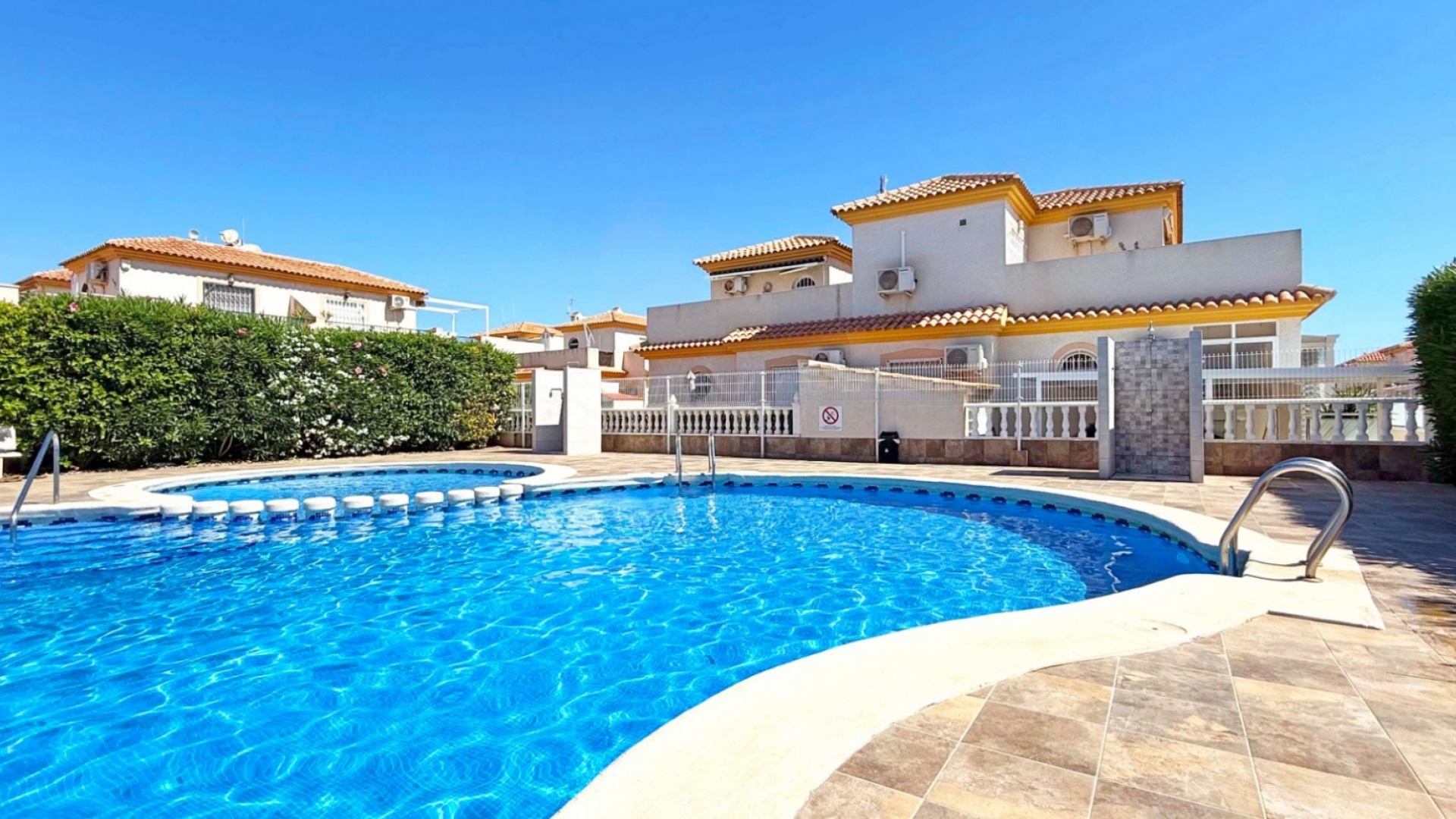 Resale - Villa - Playa Flamenca - iria