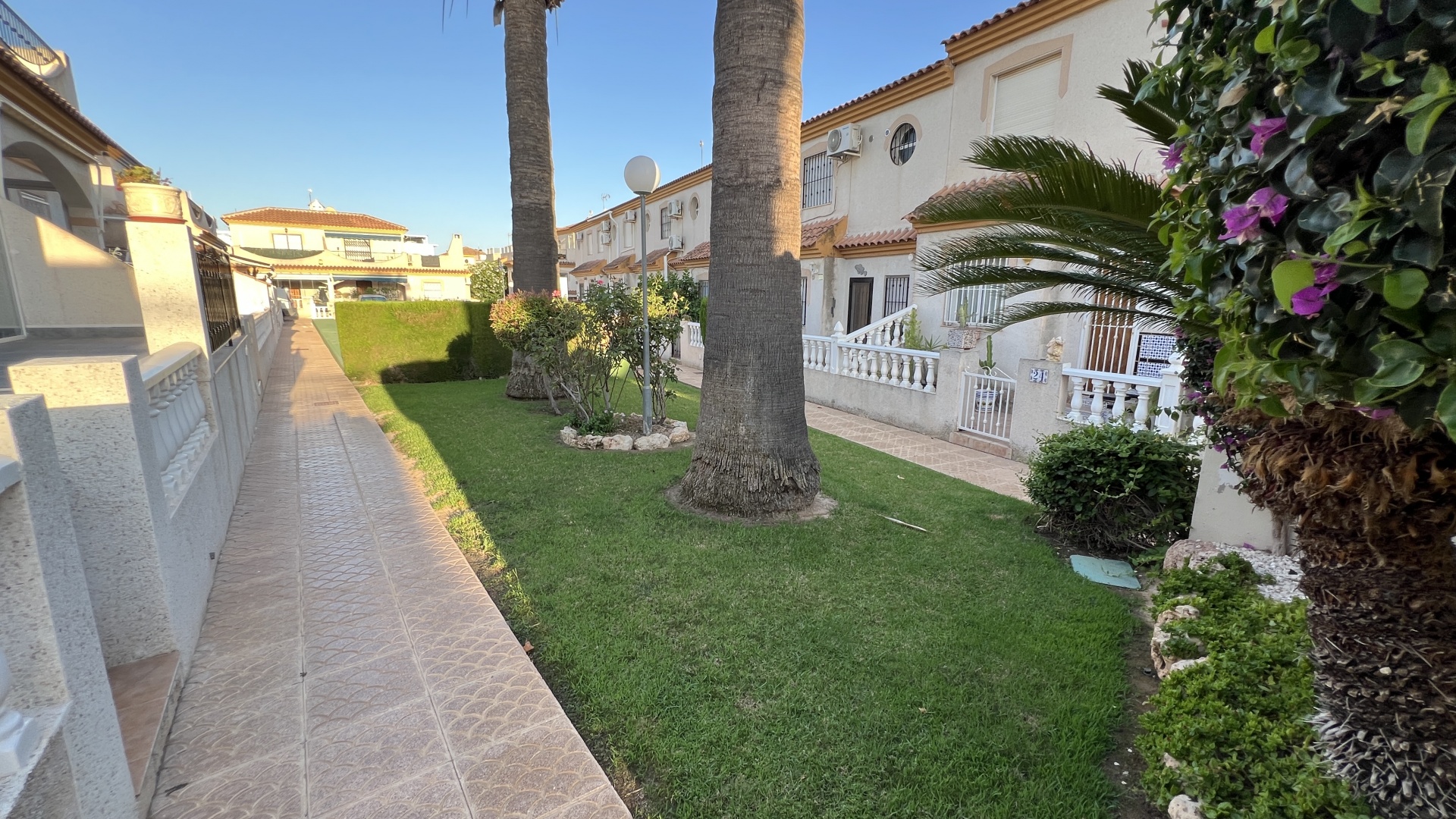 Resale - Villa - Playa Flamenca - iria