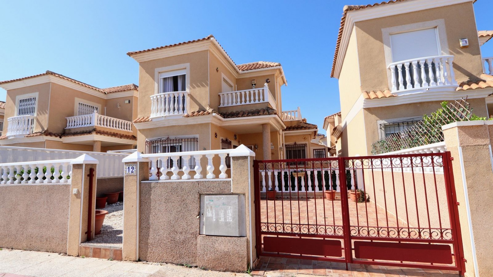 Resale - Villa - Playa Flamenca - La Pinada