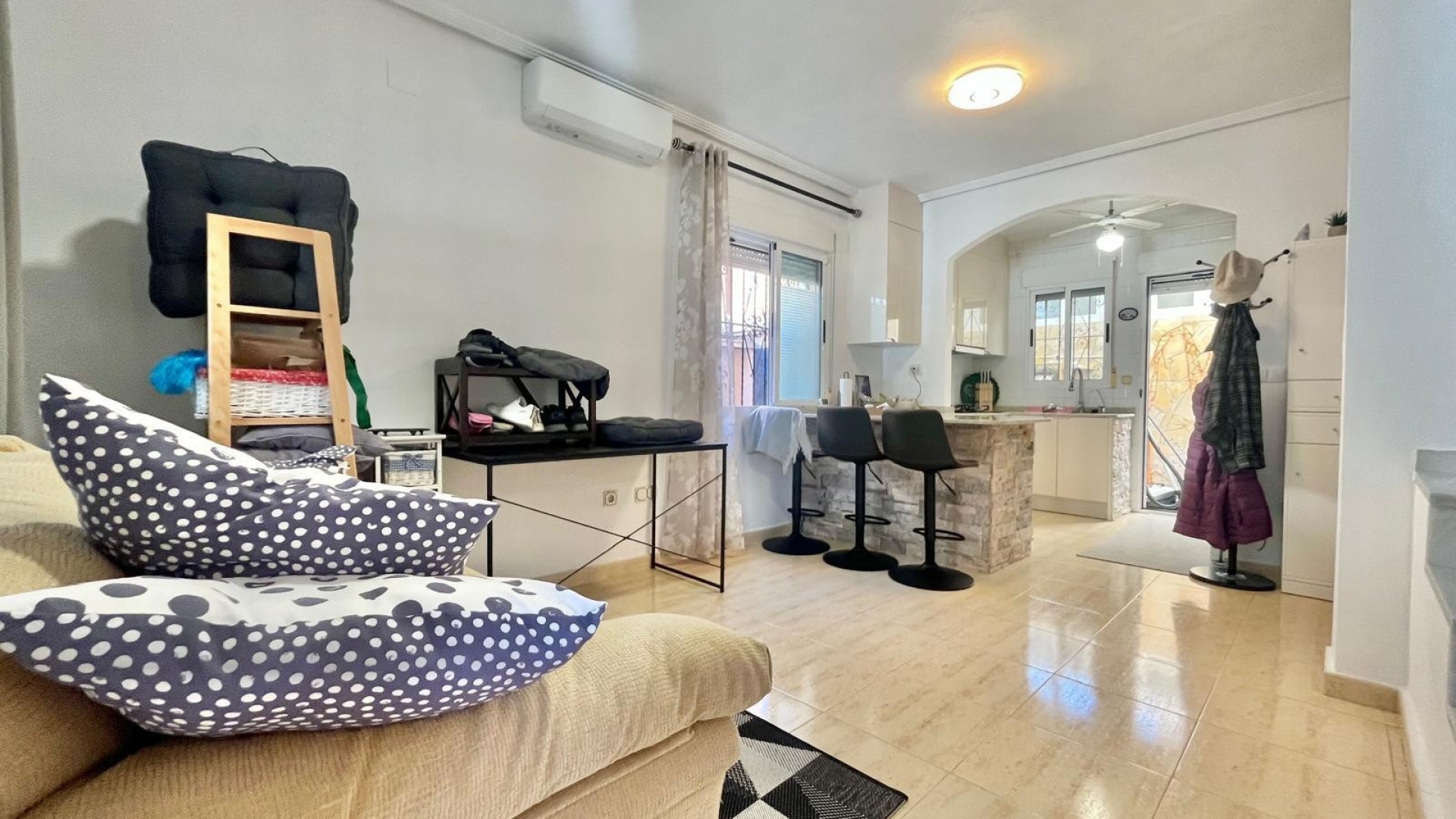 Resale - Villa - Playa Flamenca - las chismosas
