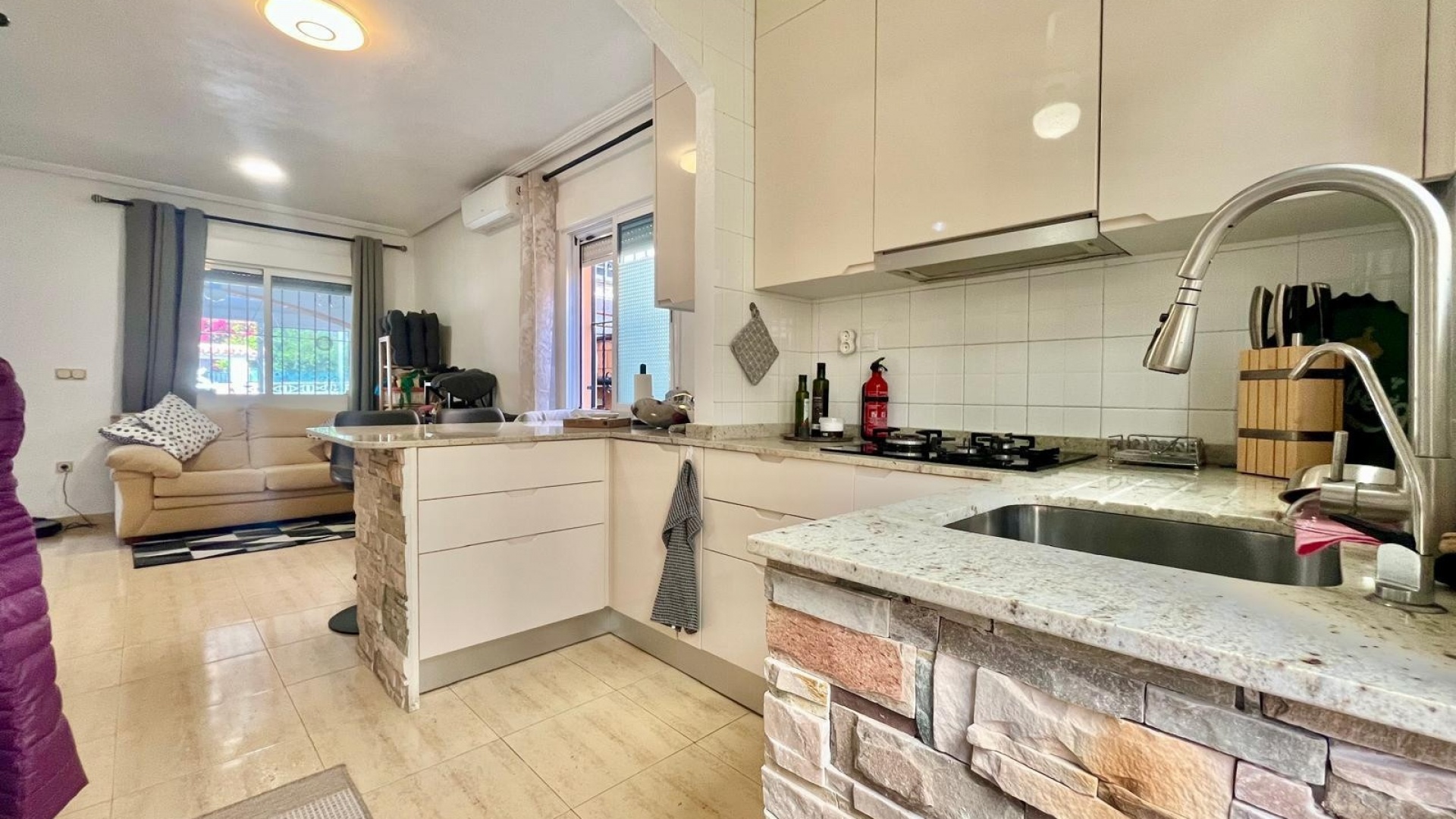 Resale - Villa - Playa Flamenca - las chismosas