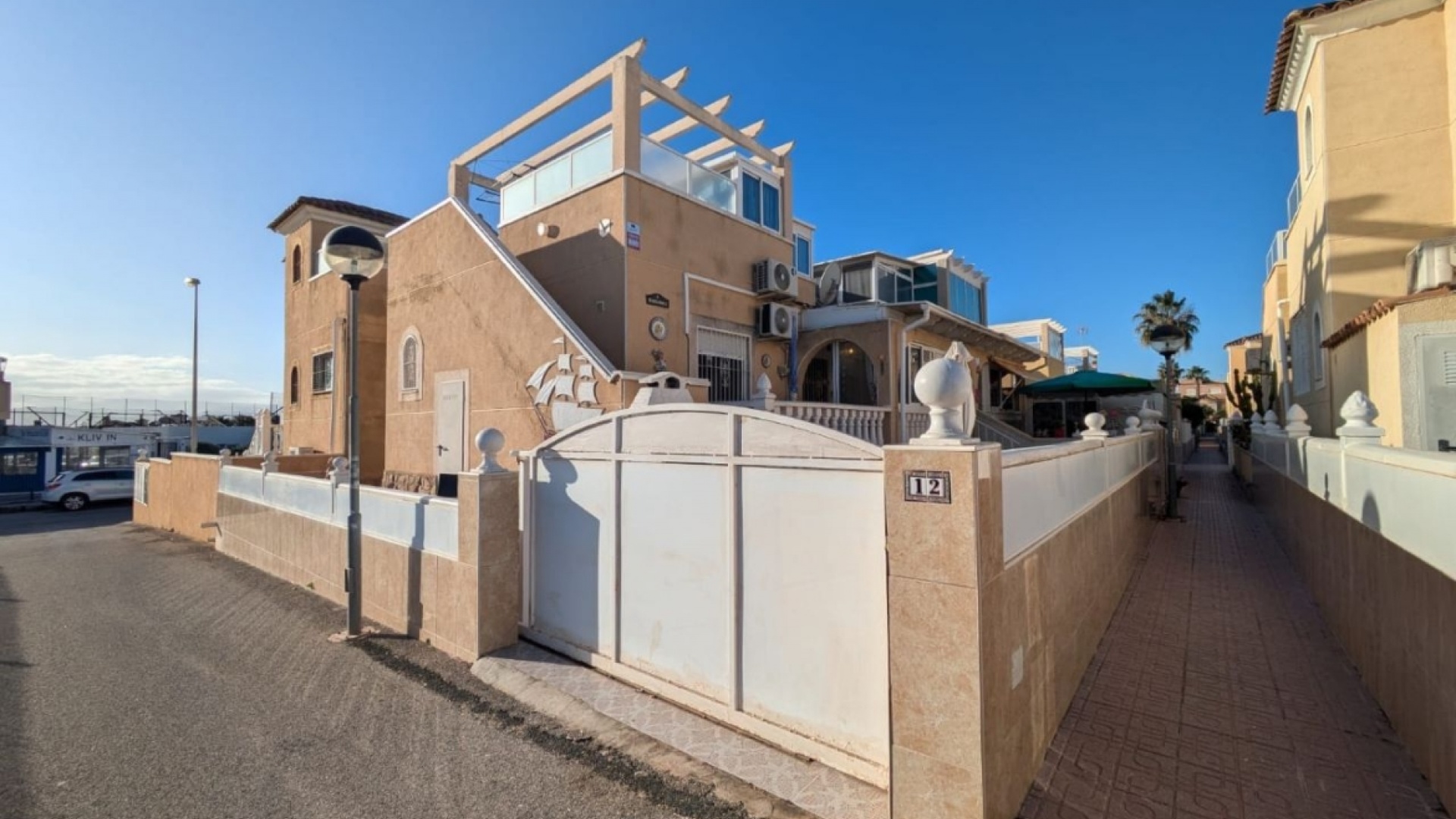 Resale - Villa - Playa Flamenca - Res Laguna