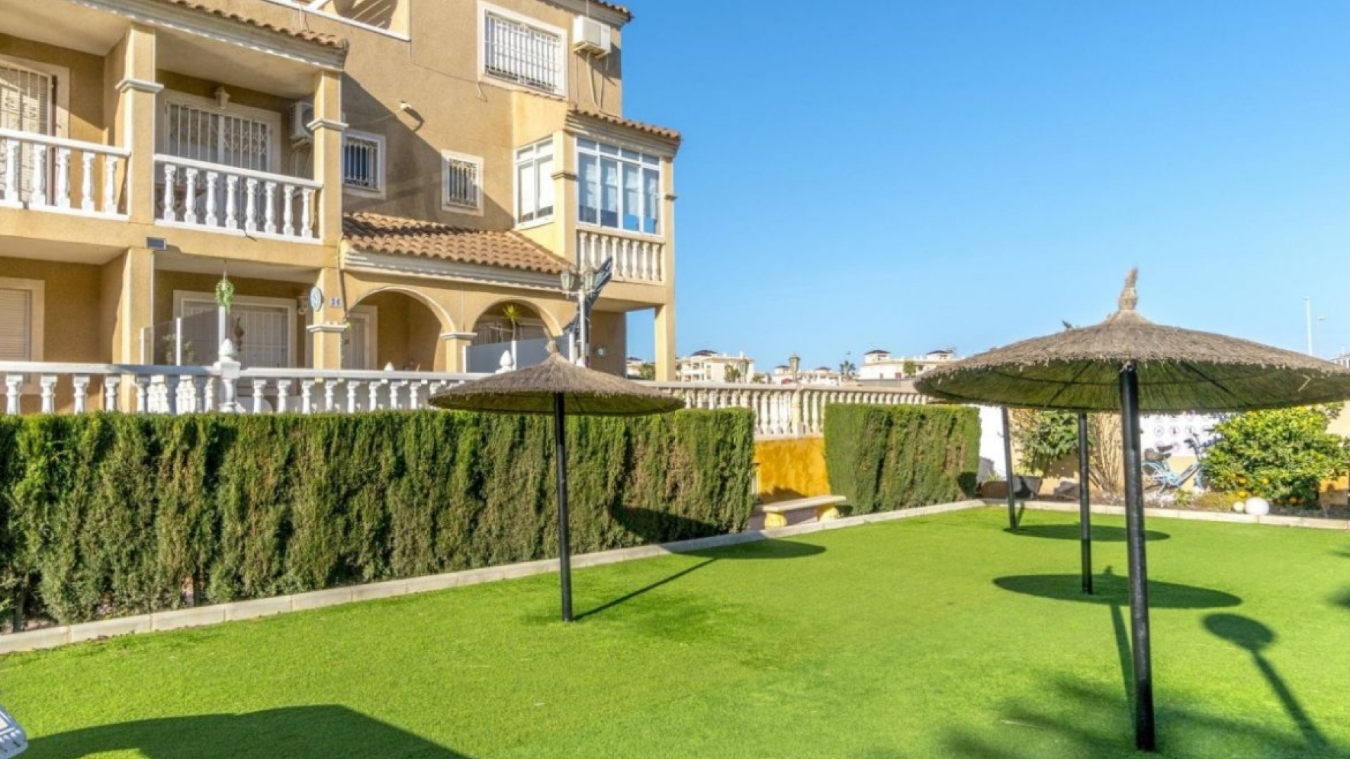 Resale - Villa - Playa Flamenca - Res Laguna