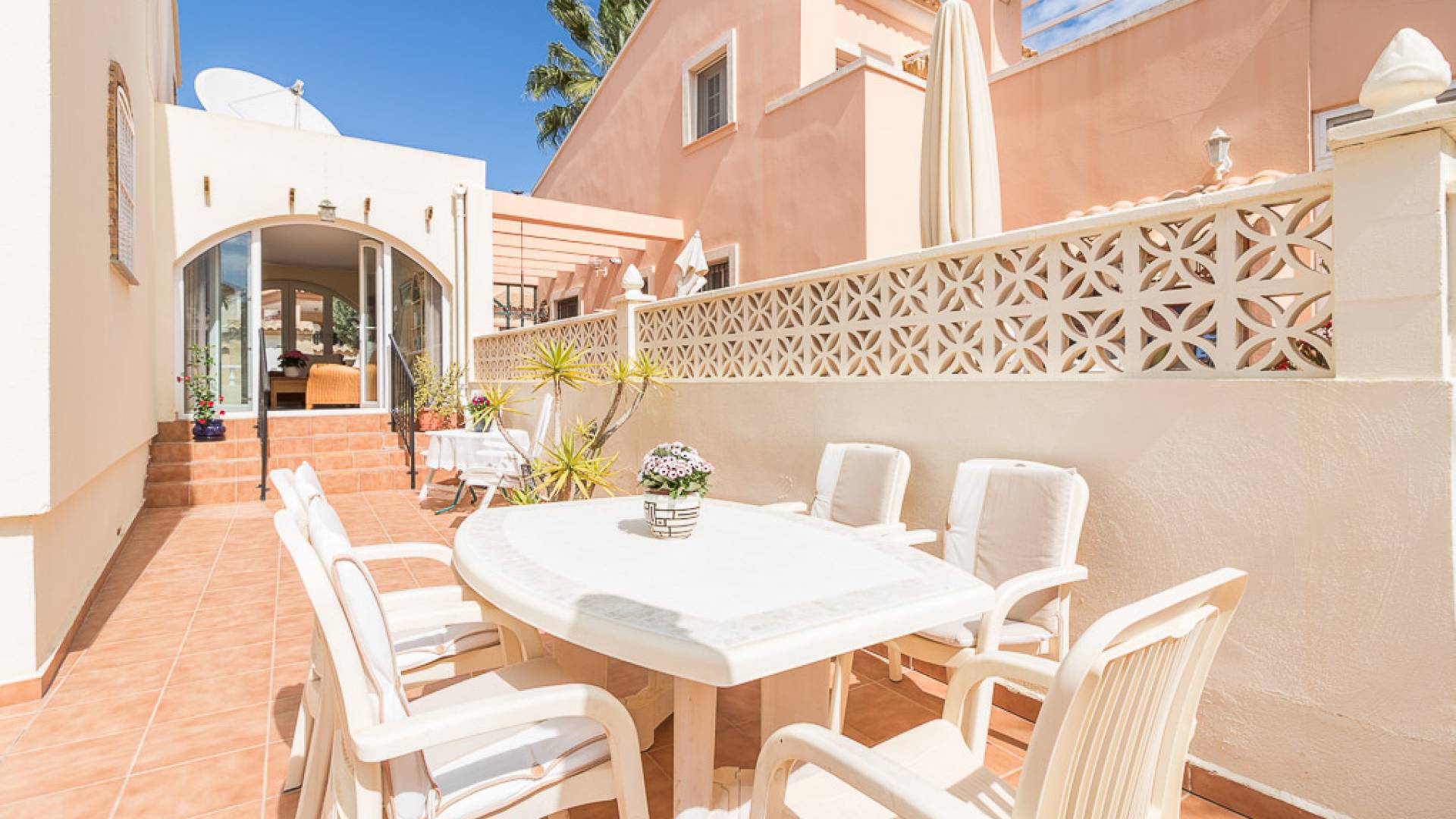 Resale - Villa - Playa Flamenca - Res. Montilla