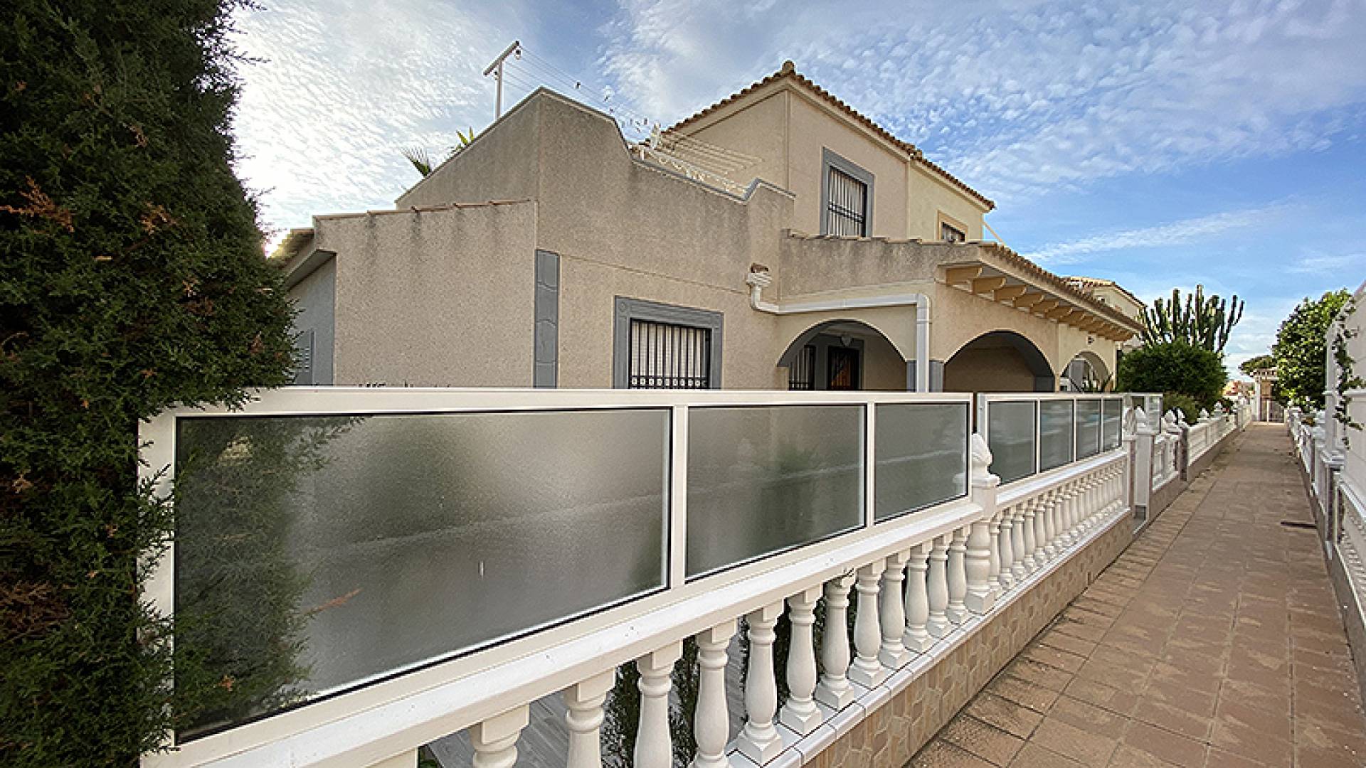 Resale - Villa - Playa Flamenca - serena