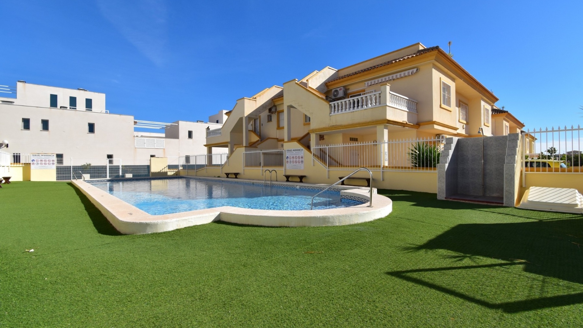 Resale - Villa - Playa Flamenca - Teruel Numancia