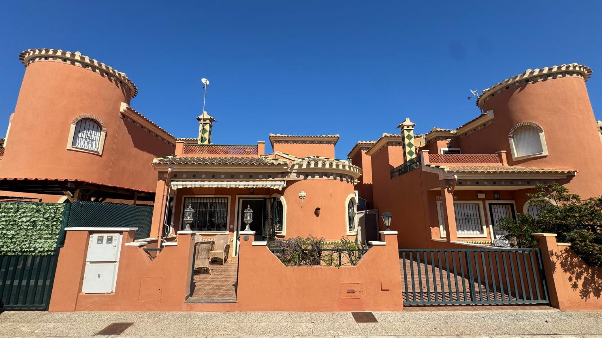 Resale - Villa - Playa Flamenca - villas san luis