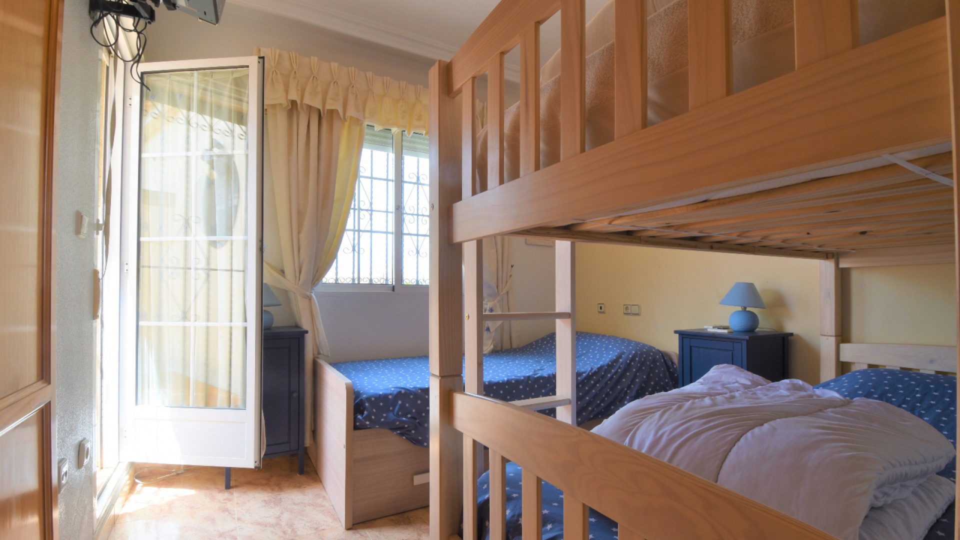 Resale - Villa - Playa Flamenca - zodiaco