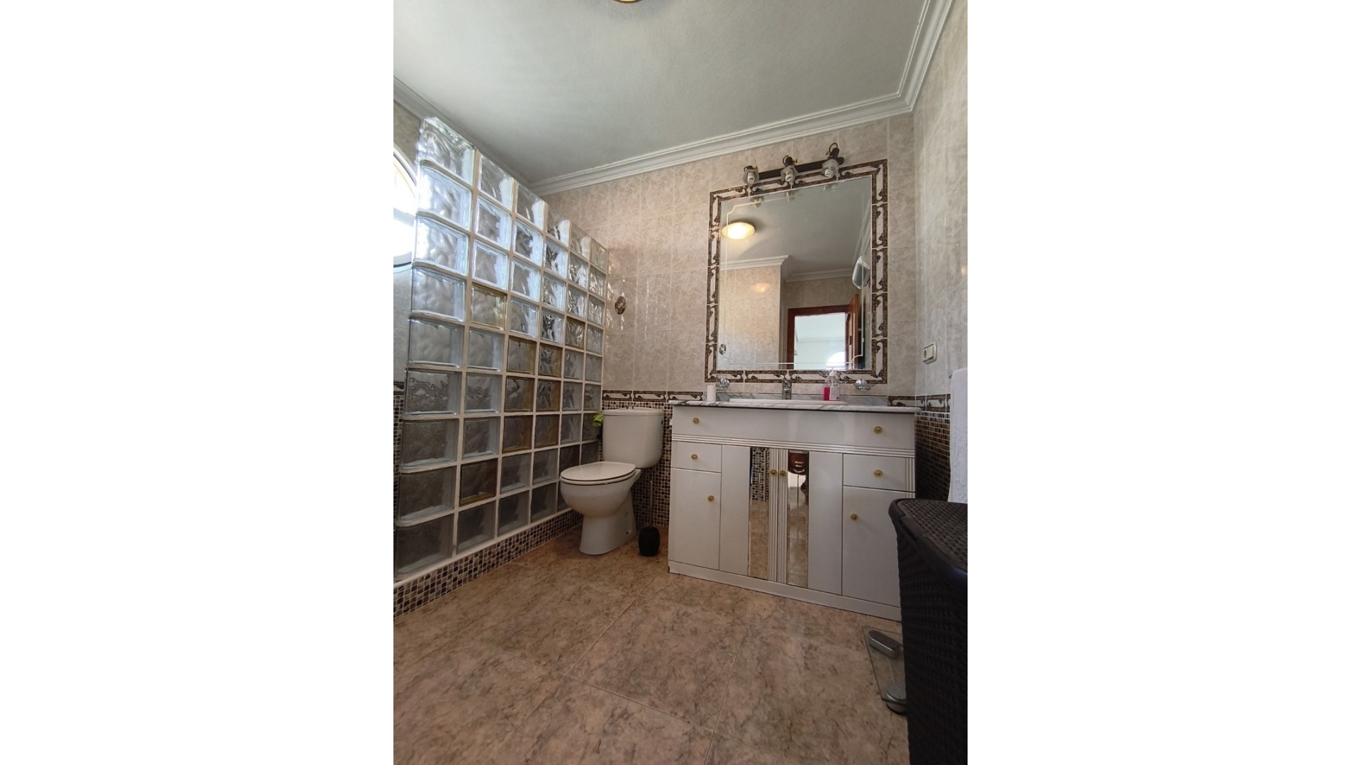 Resale - Villa - Playa Flamenca - zodiaco