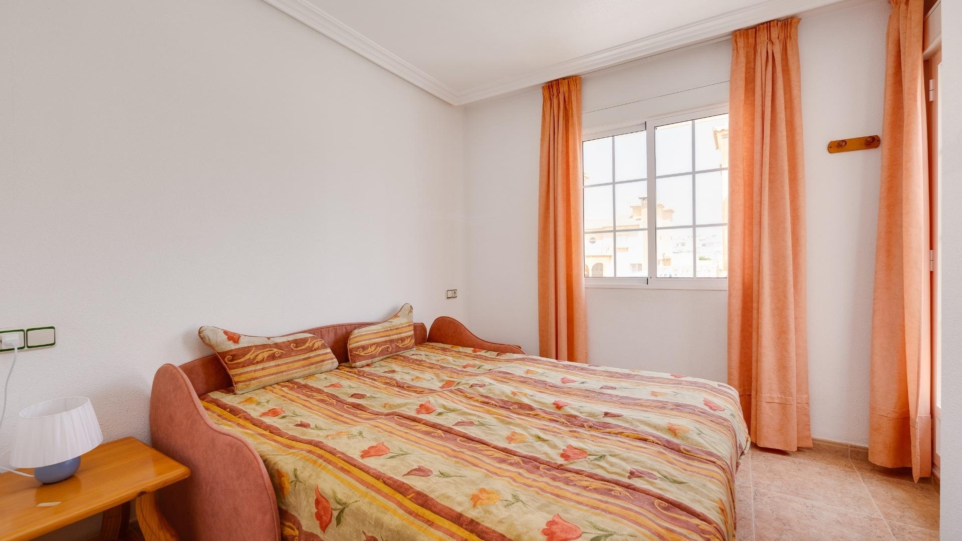 Resale - Villa - Playa Flamenca - zodiaco