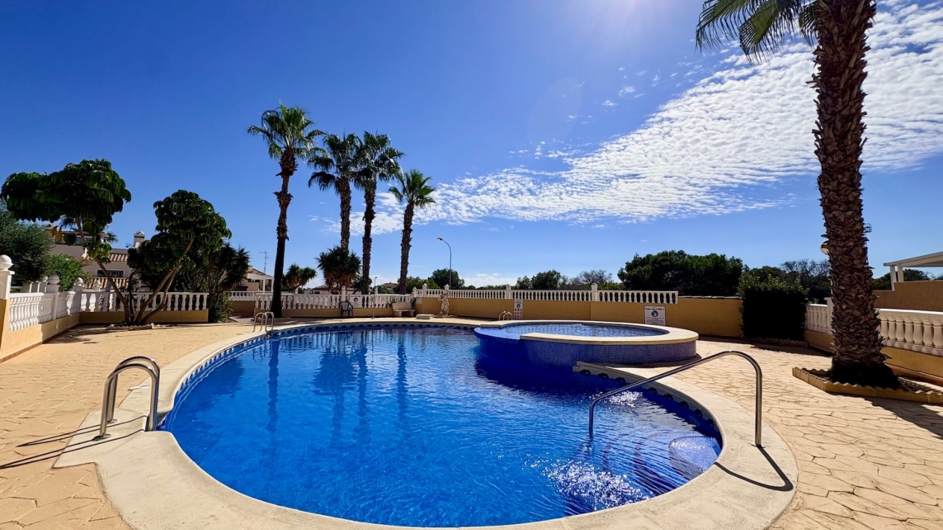 Resale - Villa - Playa Flamenca - zodiaco