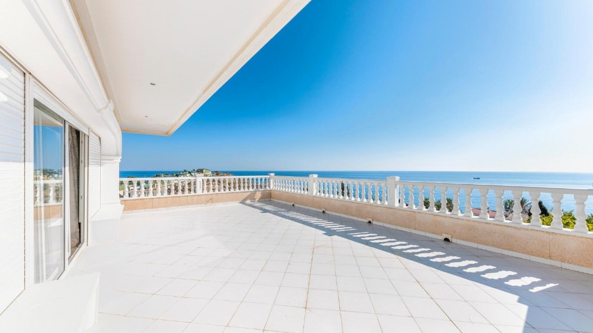 Resale - Villa - Playa San Juan