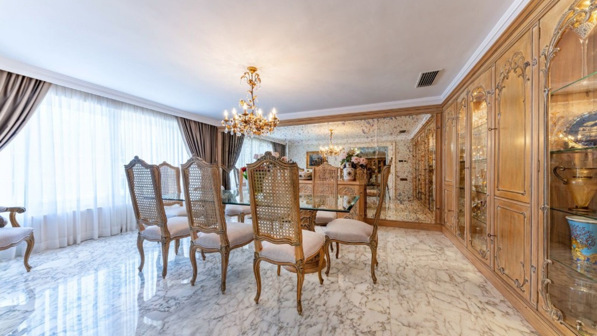 Resale - Villa - Playa San Juan