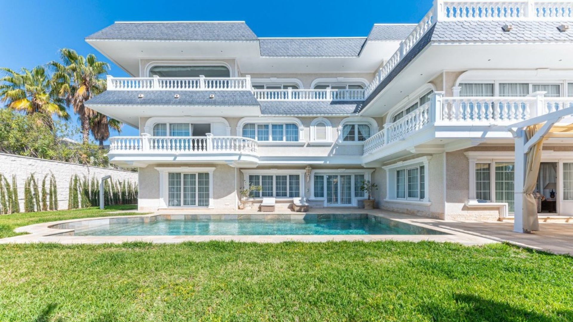 Resale - Villa - Playa San Juan