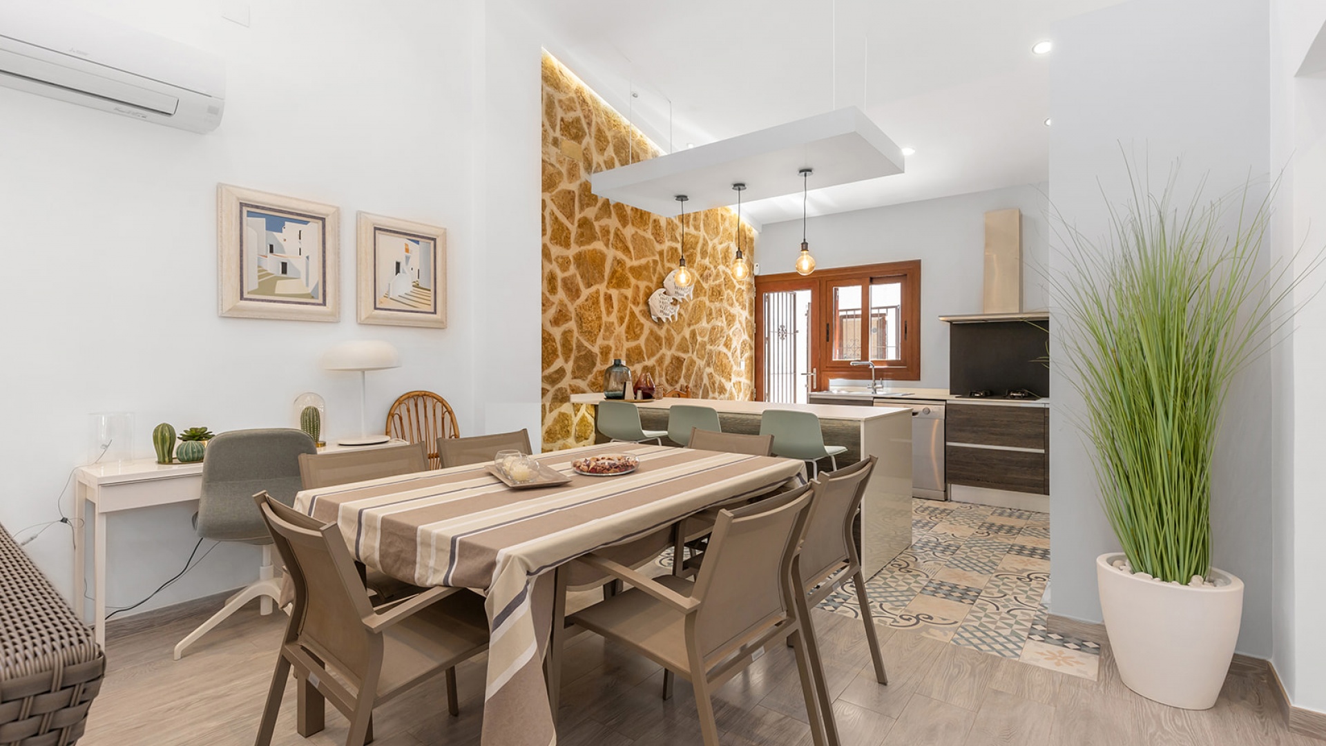 Resale - Villa - Punta Prima - beachside punta prima