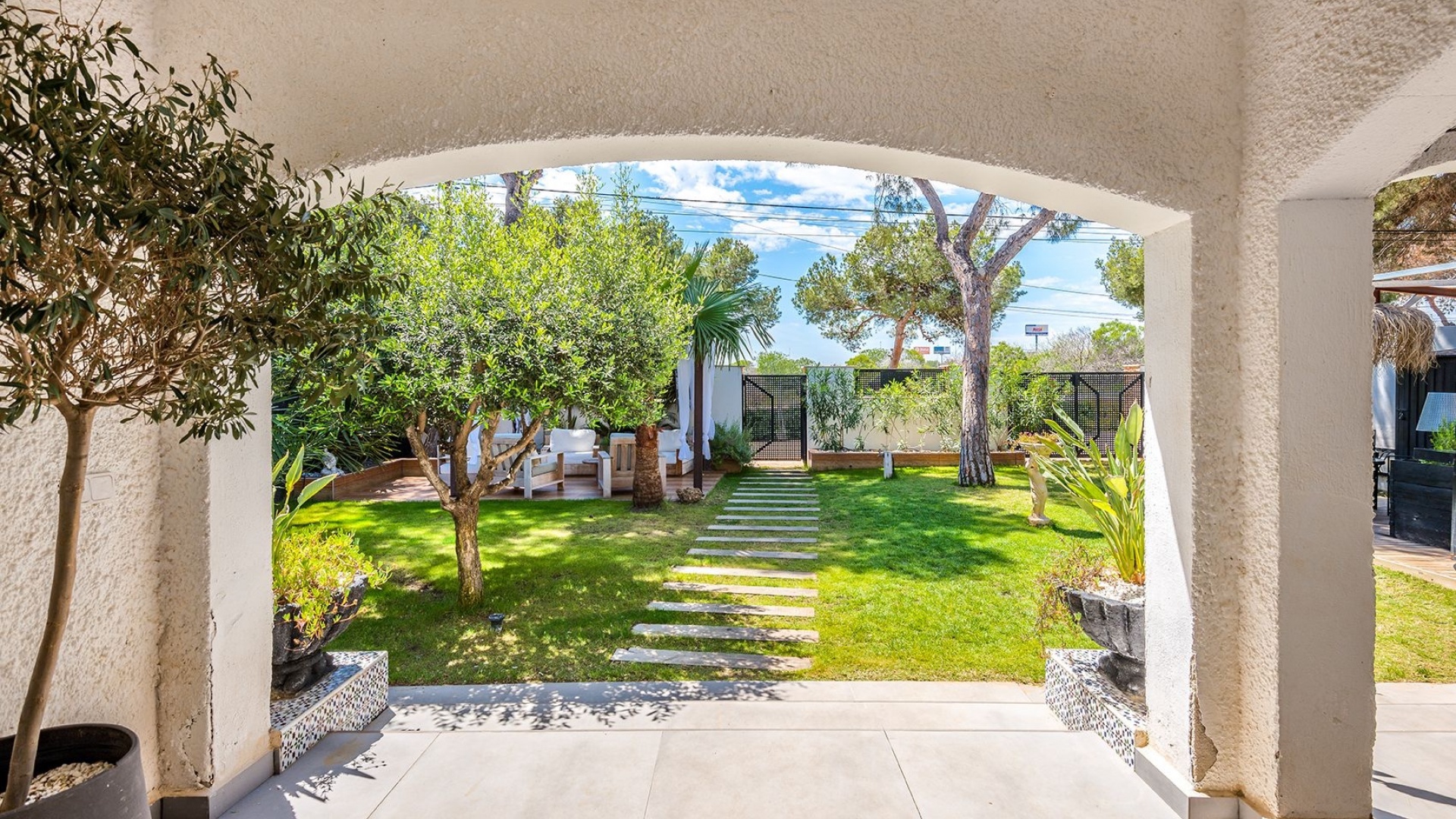 Resale - Villa - Punta Prima - beachside punta prima