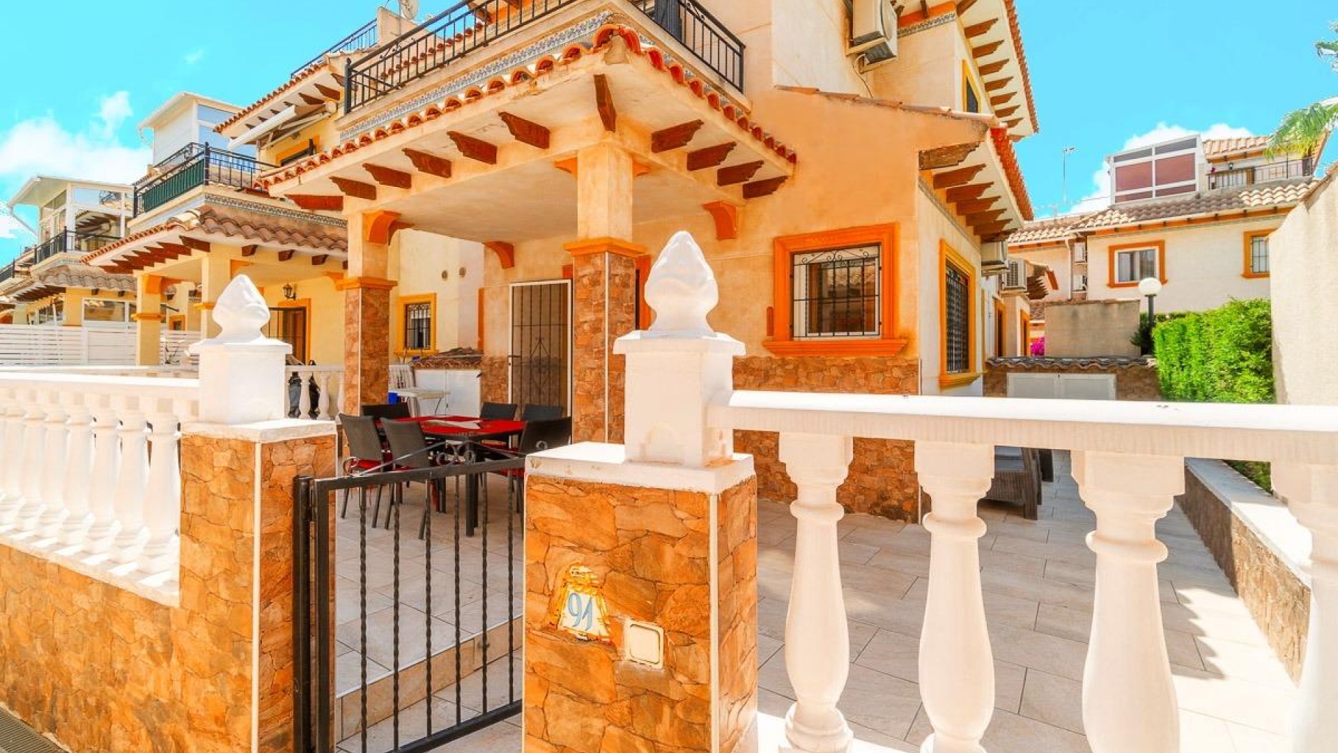 Resale - Villa - Punta Prima - la campana