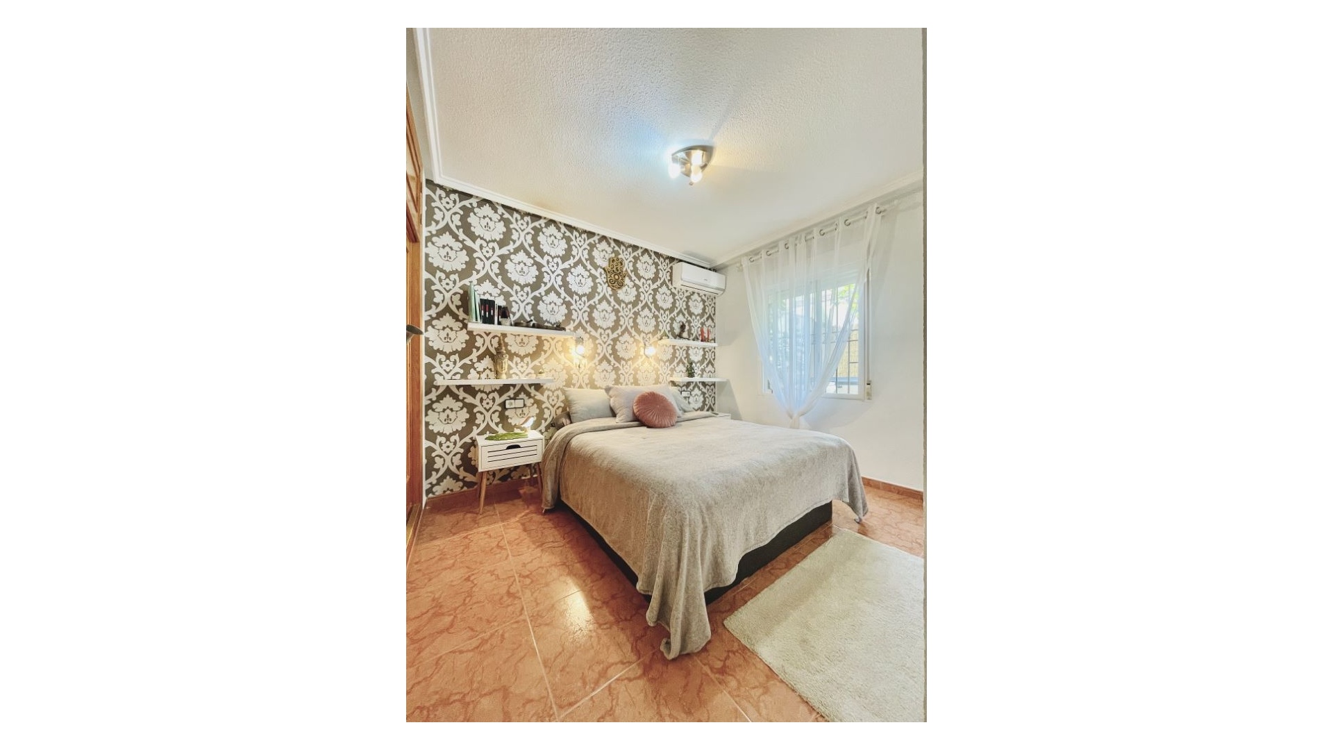 Resale - Villa - Punta Prima - serena