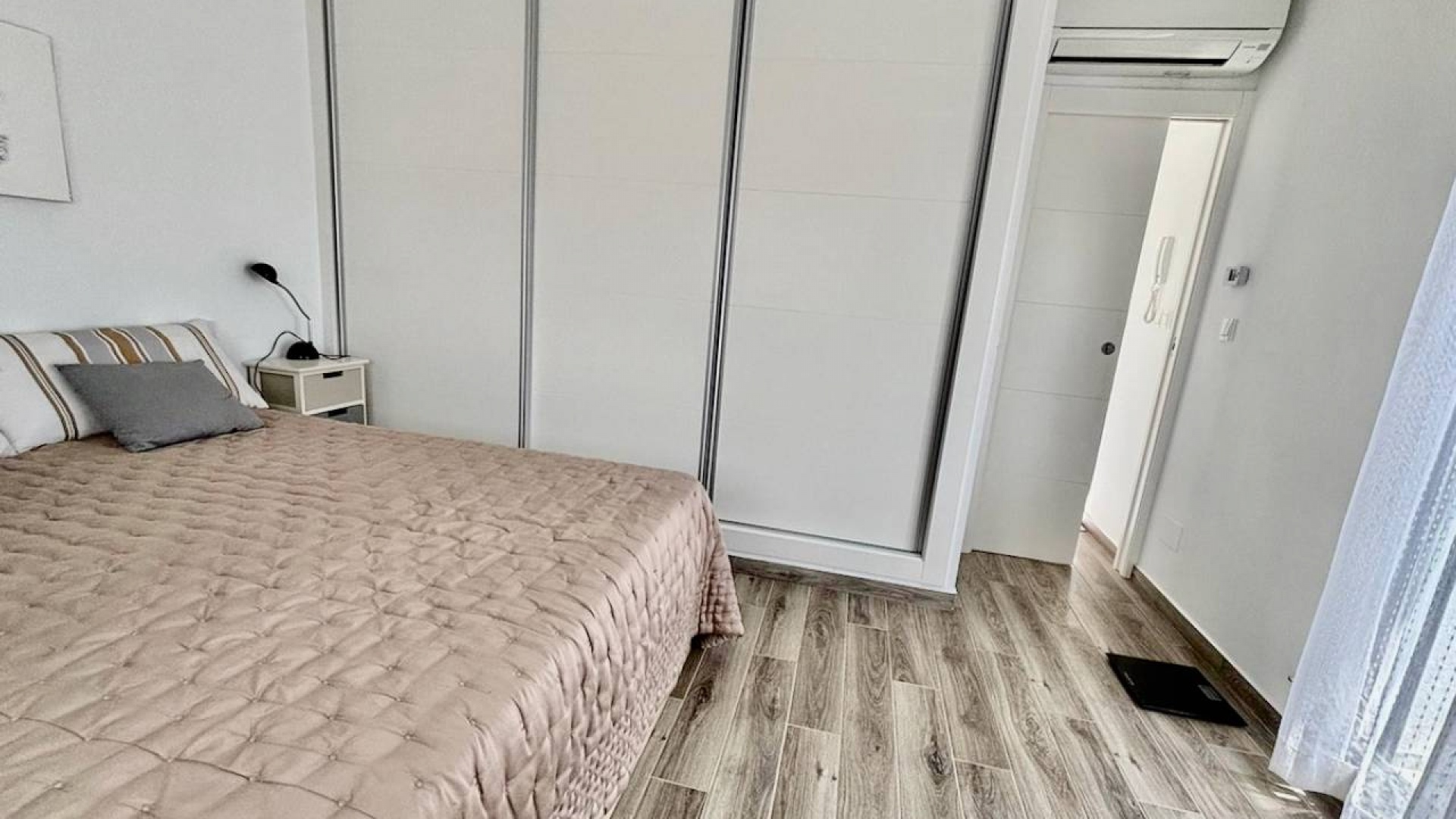 Resale - Villa - Punta Prima