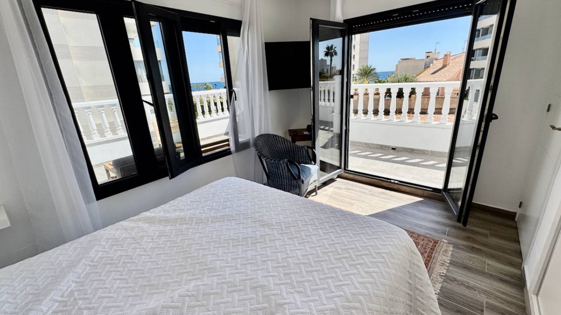 Resale - Villa - Punta Prima