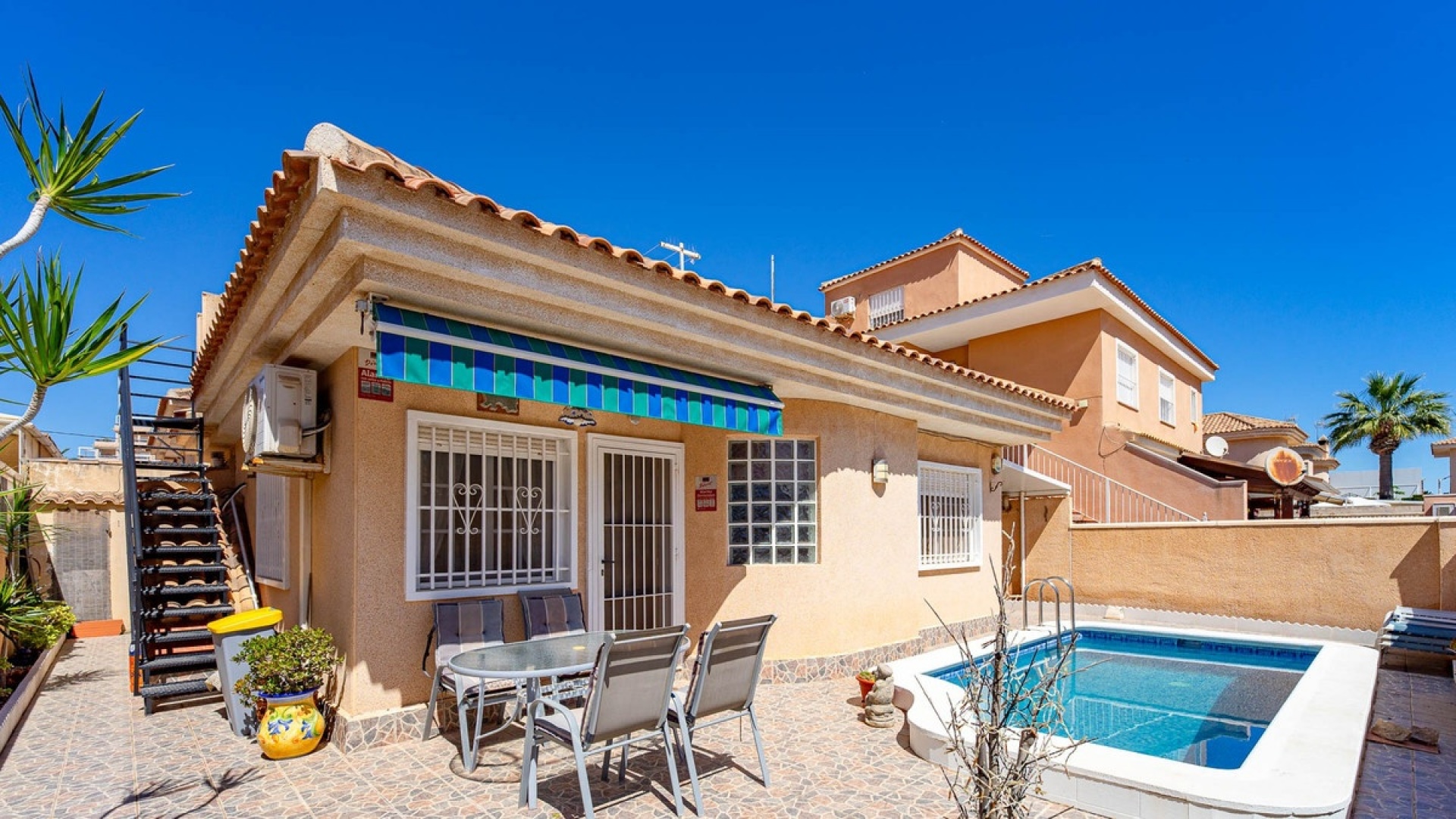 Resale - Villa - Punta Prima