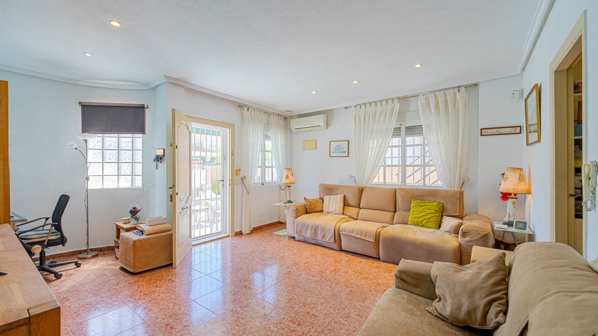 Resale - Villa - Punta Prima