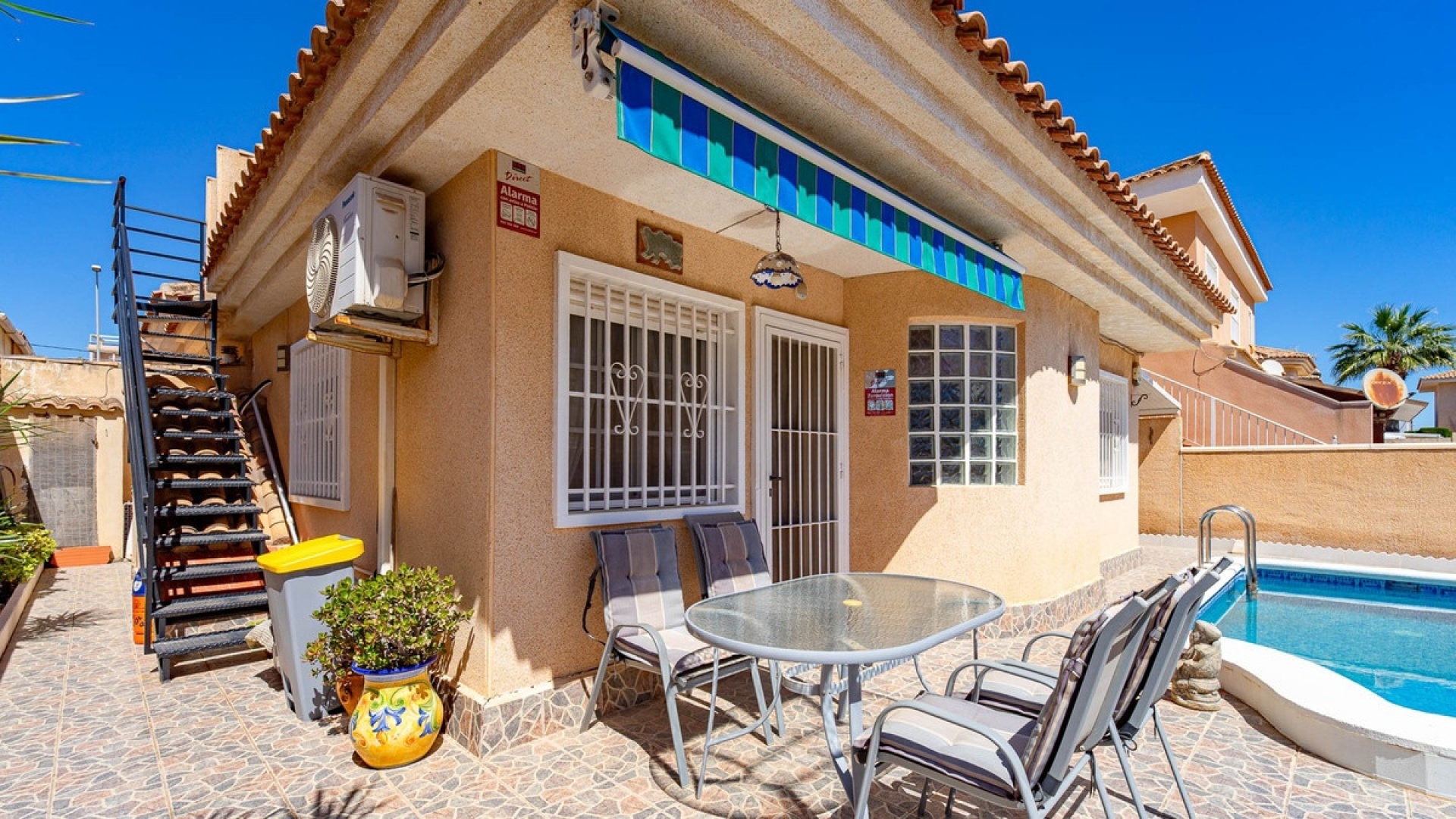 Resale - Villa - Punta Prima