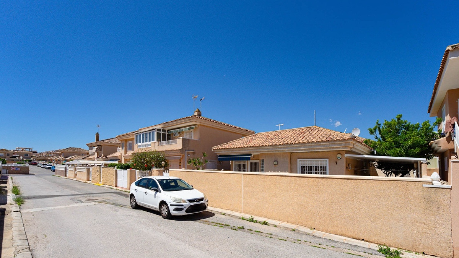 Resale - Villa - Punta Prima