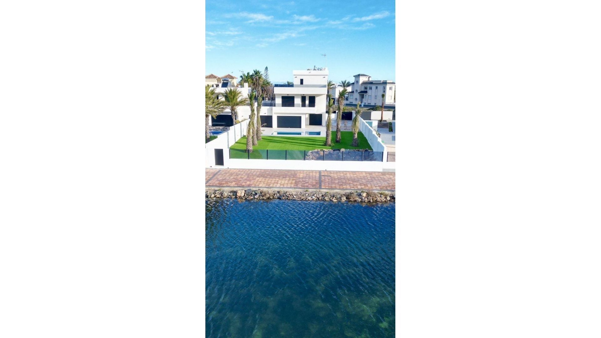 Resale - Villa - San Javier - La Manga Del Mar Menor