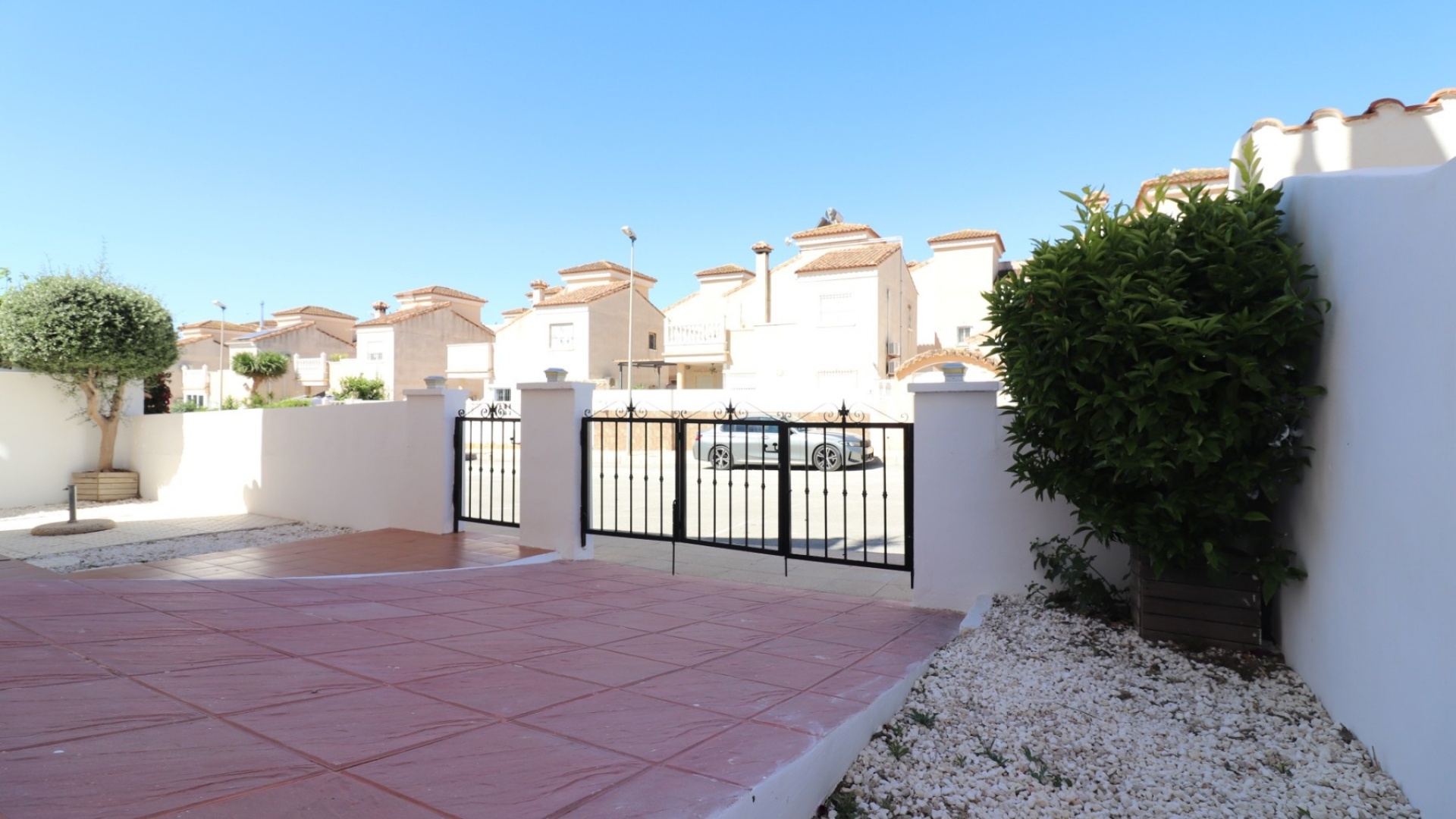 Resale - Villa - San Miguel de Salinas - Lake View Mansions
