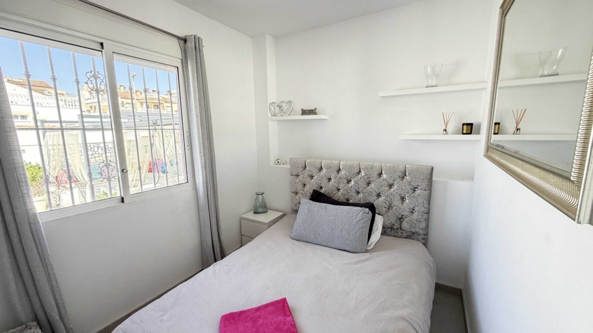 Resale - Villa - San Miguel de Salinas - Lake View Mansions