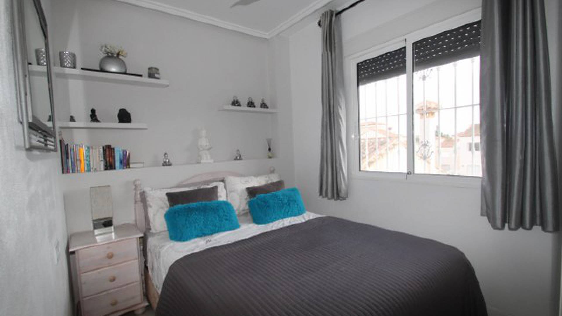 Resale - Villa - San Miguel de Salinas - Lake View Mansions