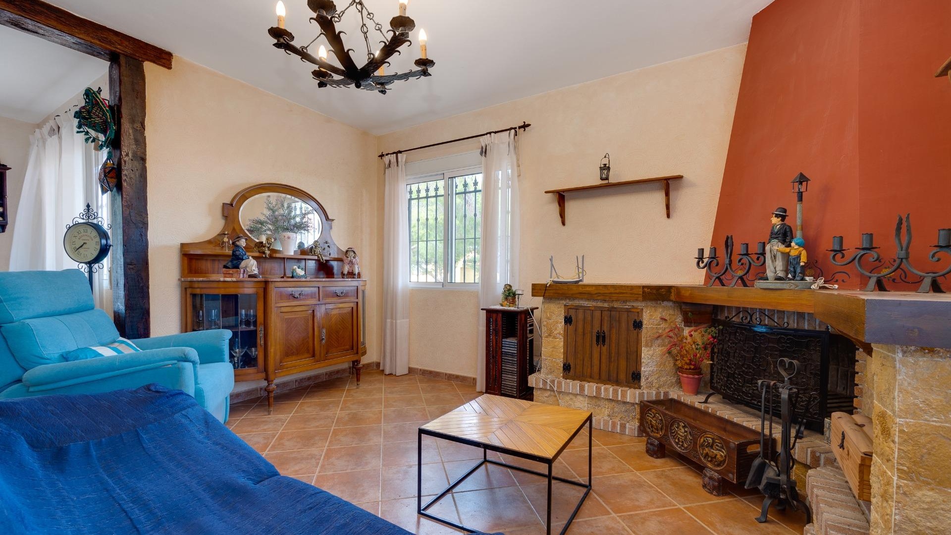 Resale - Villa - San Miguel de Salinas - las comunicaciones