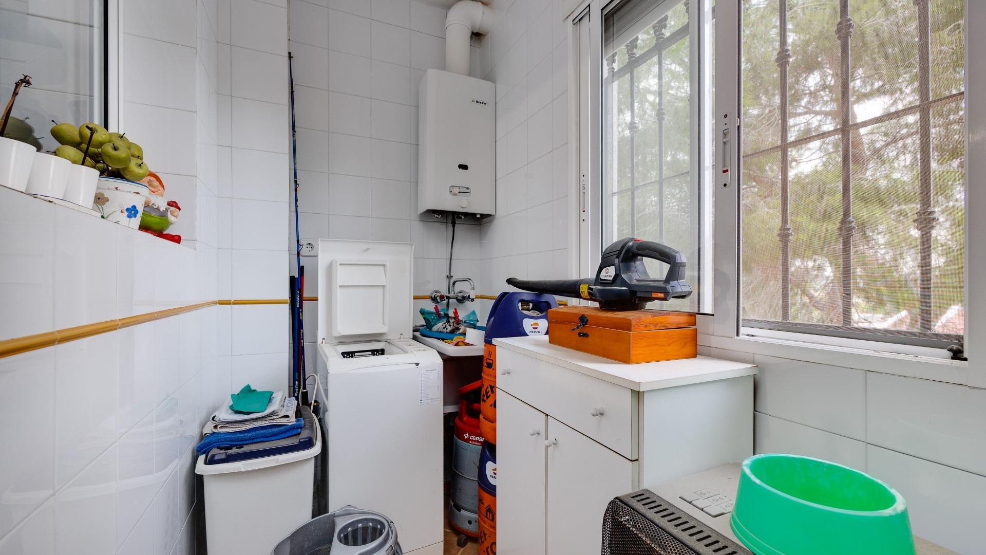 Resale - Villa - San Miguel de Salinas - las comunicaciones