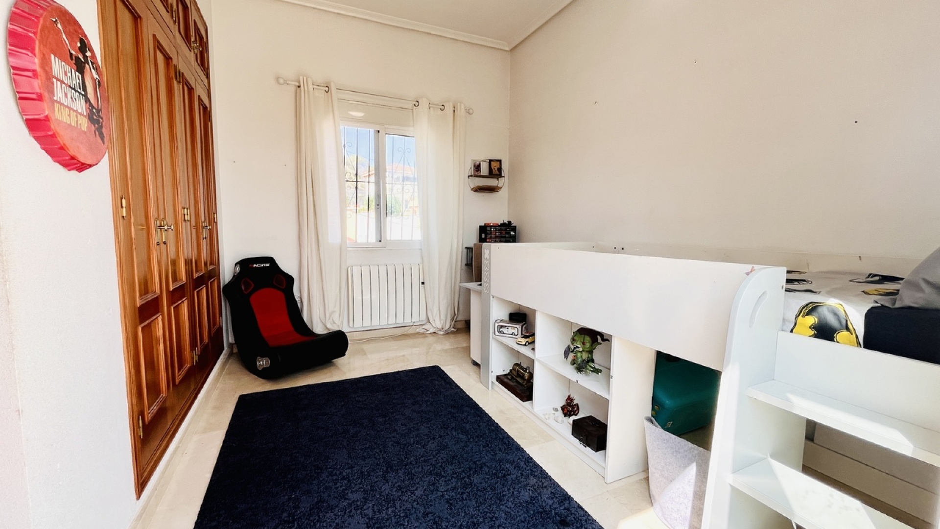 Resale - Villa - San Miguel de Salinas - las comunicaciones