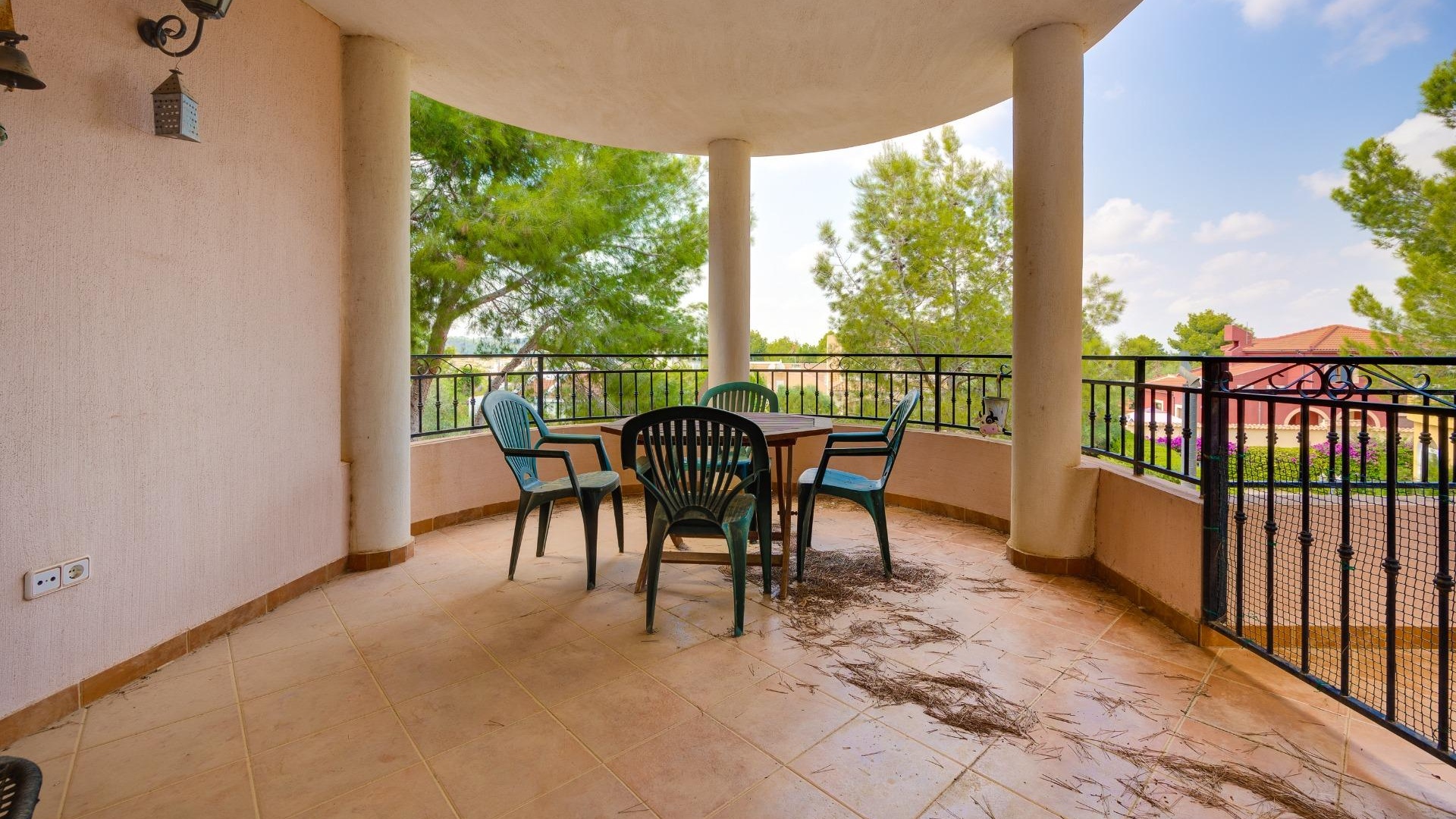 Resale - Villa - San Miguel de Salinas - las comunicaciones