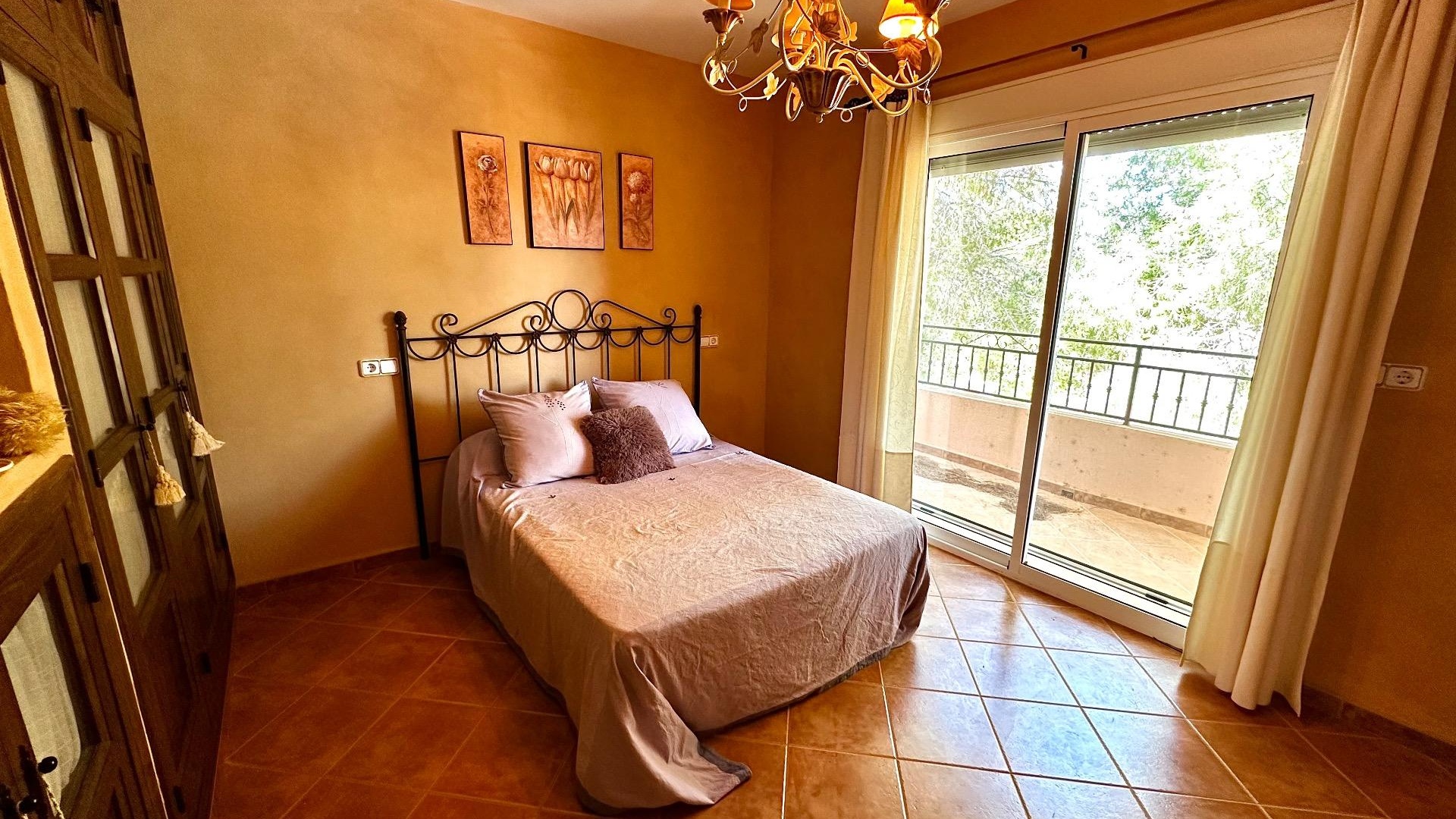 Resale - Villa - San Miguel de Salinas - las comunicaciones