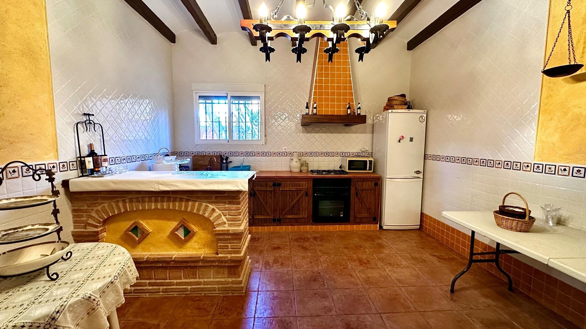 Resale - Villa - San Miguel de Salinas - las comunicaciones