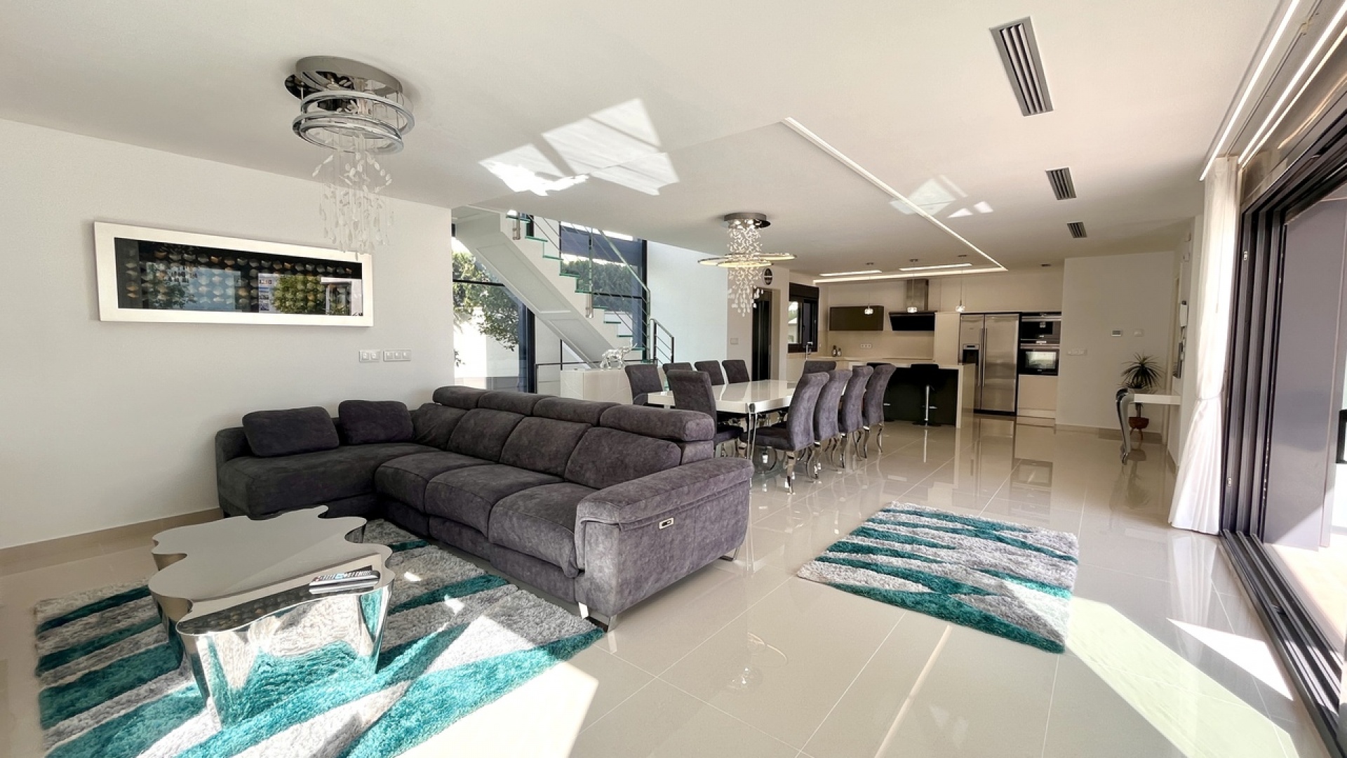 Resale - Villa - San Miguel de Salinas - Res. Bellavista